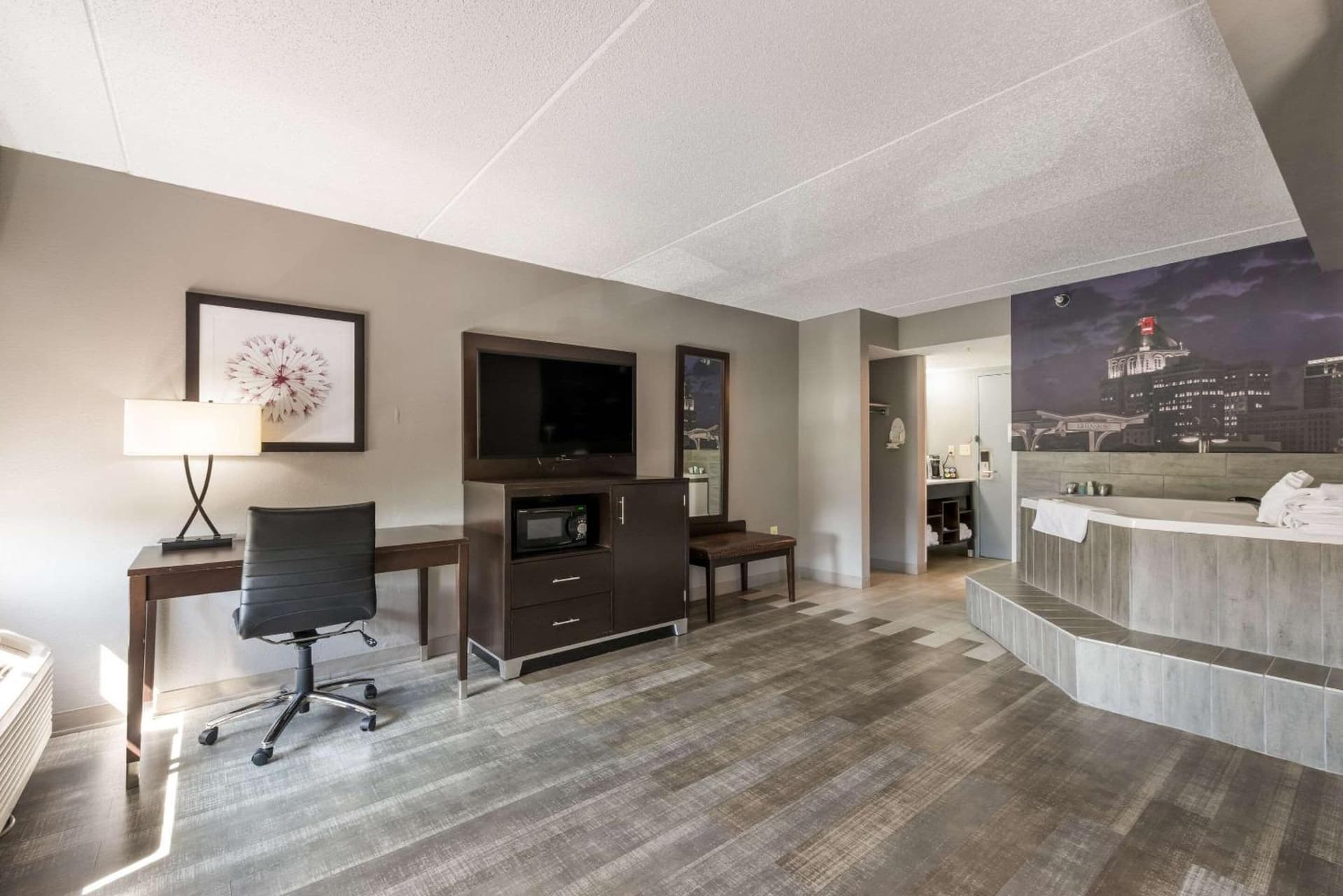 Clarion Pointe Greensboro Airport gallery photo in Greensboro, NC — image 28