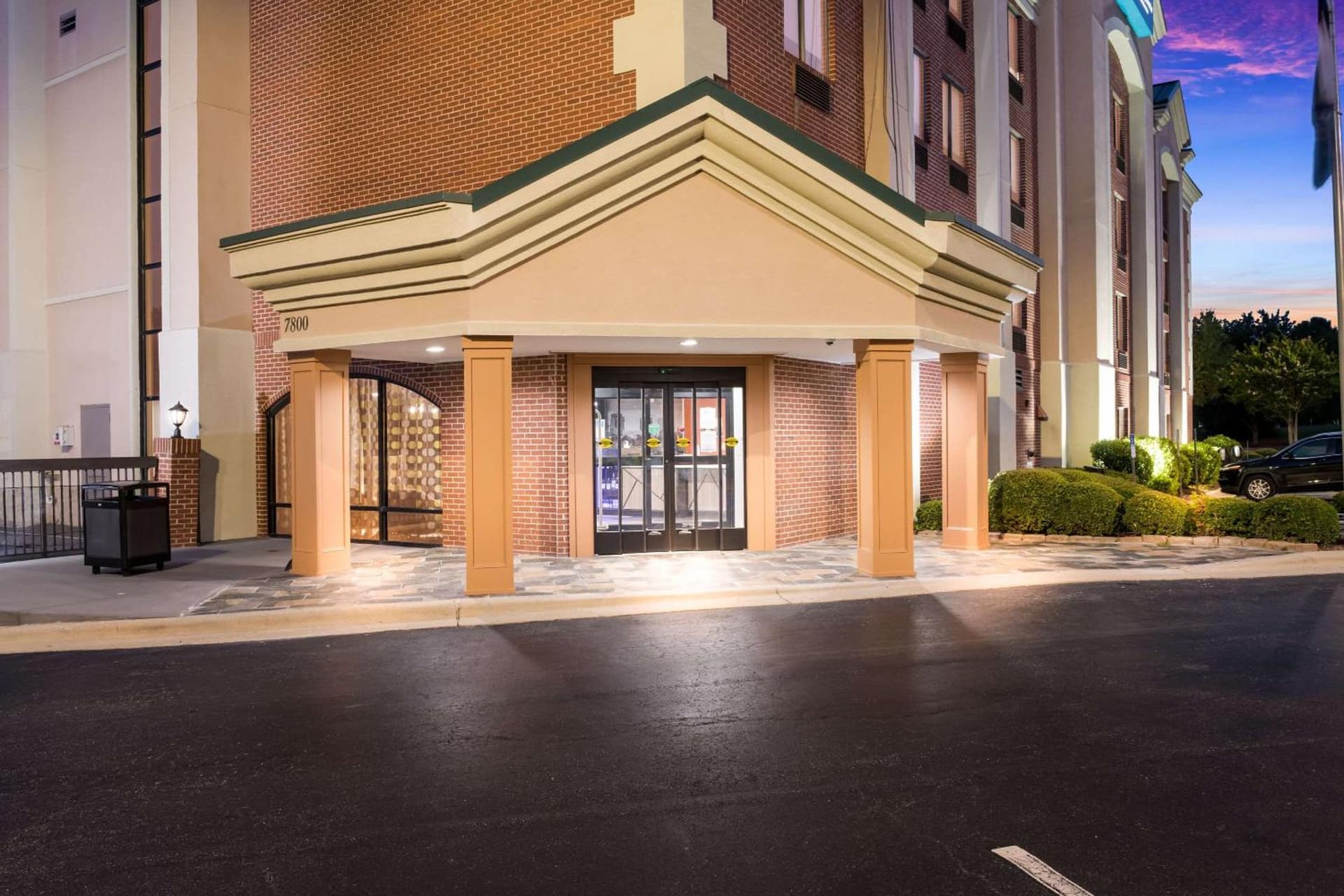 Clarion Pointe Greensboro Airport gallery photo in Greensboro, NC — image 16