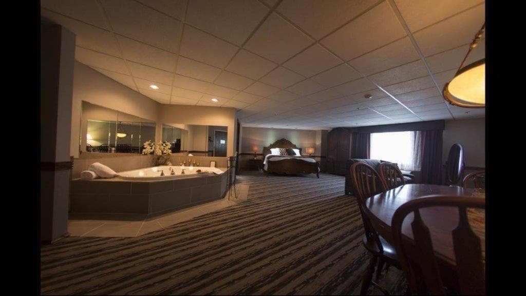Colonial Hotel gallery photo in Gardner, MA — image 6