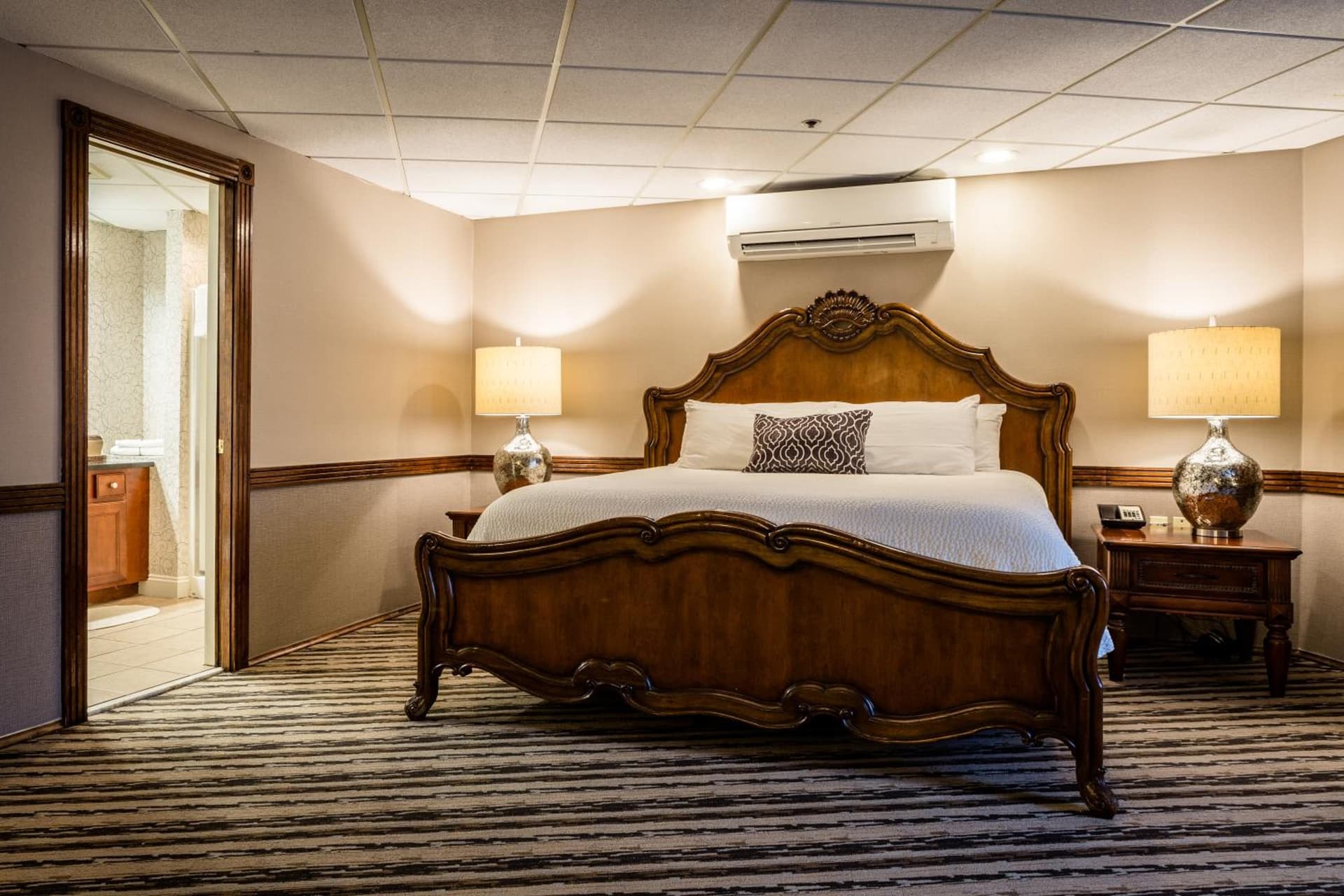 Colonial Hotel gallery photo in Gardner, MA — image 31
