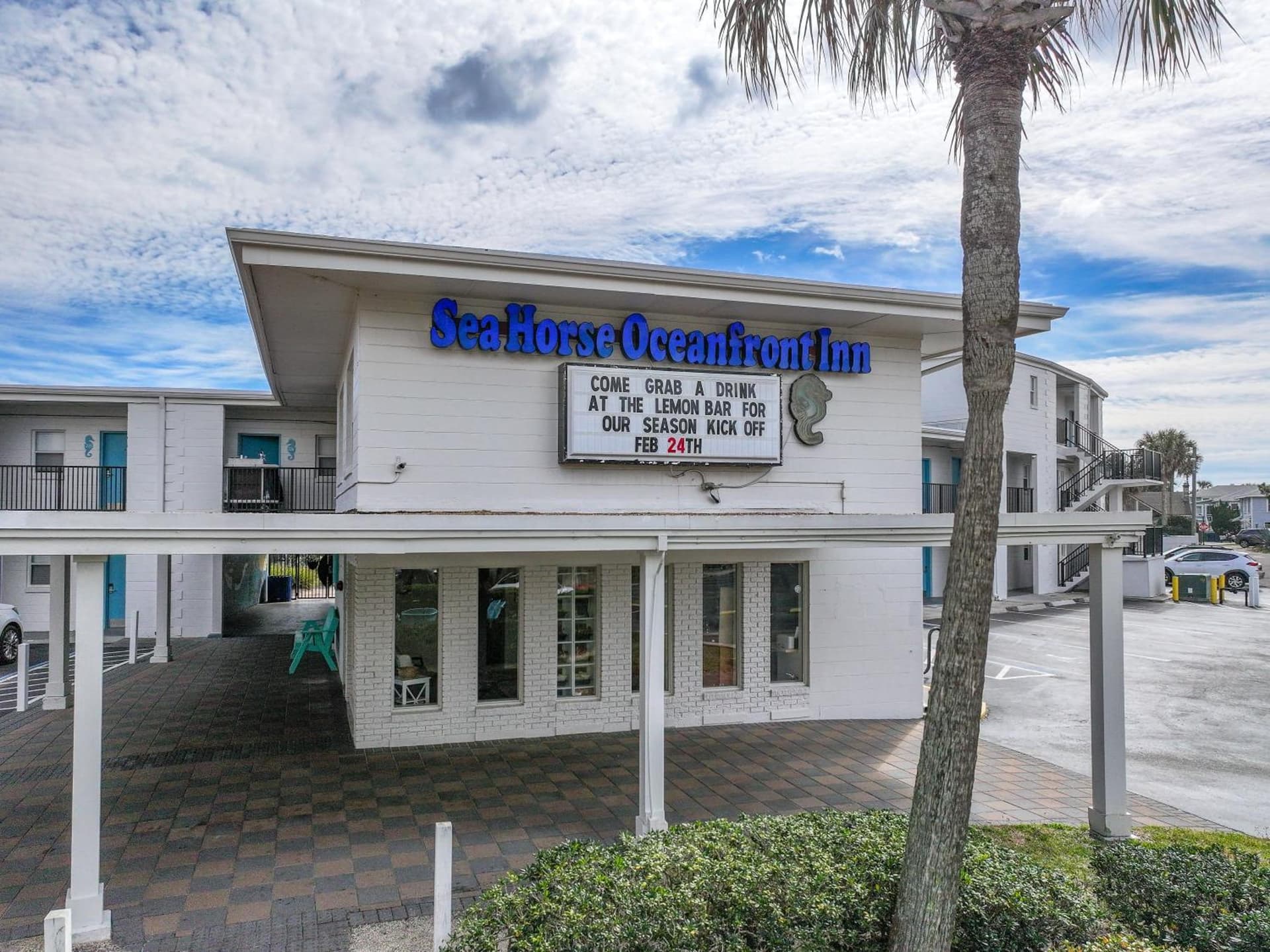 Seahorse Oceanfront Inn interior in Neptune Beach, FL — gallery photo 2