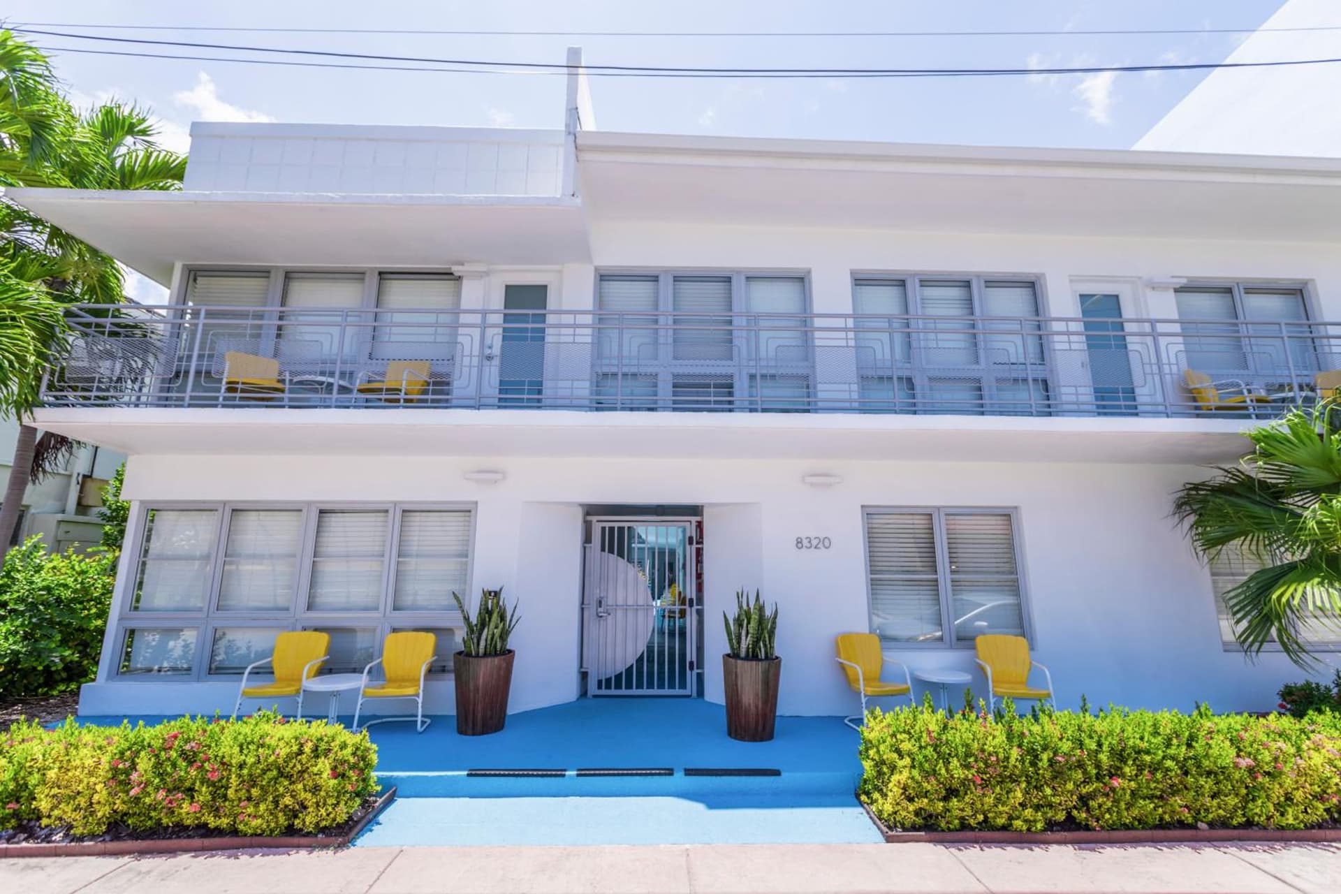 Beachside All Suites Hotel featured exterior or lobby in Miami Beach, FL — similar hotel