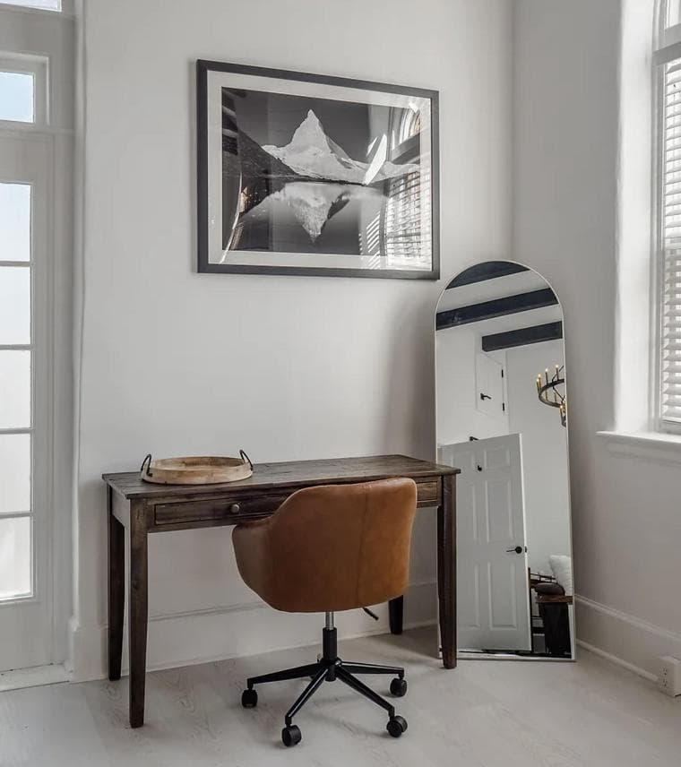 The Front Street Inn interior in Wilmington, NC — gallery photo 2