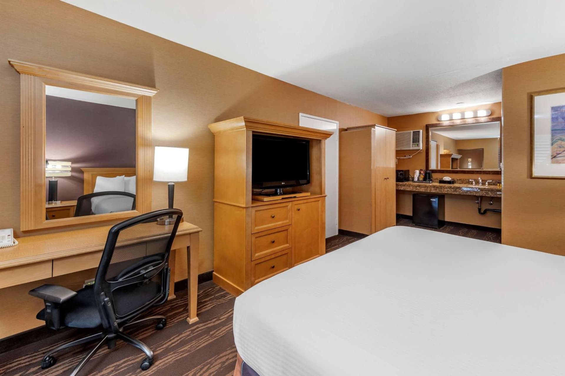 Best Western Plus Stovall's Inn gallery photo in Anaheim, CA — image 10
