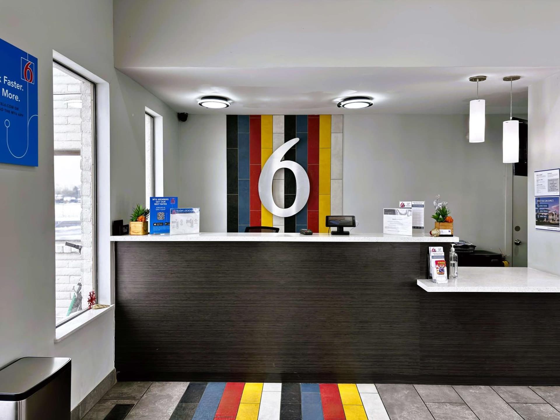 Studio 6 Ogden, UT 21st Street interior in Ogden, UT — gallery photo 2
