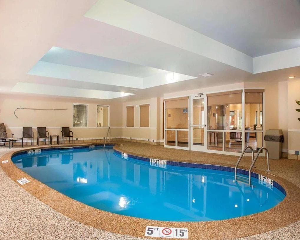 Comfort Suites West Warwick - Providence gallery photo in West Warwick — image 18