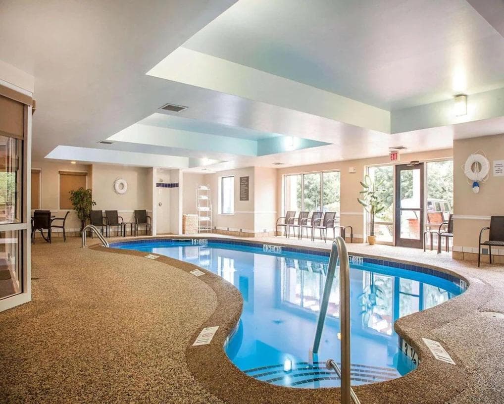 Comfort Suites West Warwick - Providence gallery photo in West Warwick — image 5
