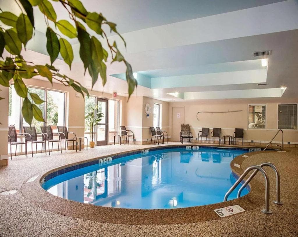 Comfort Suites West Warwick - Providence gallery photo in West Warwick — image 45