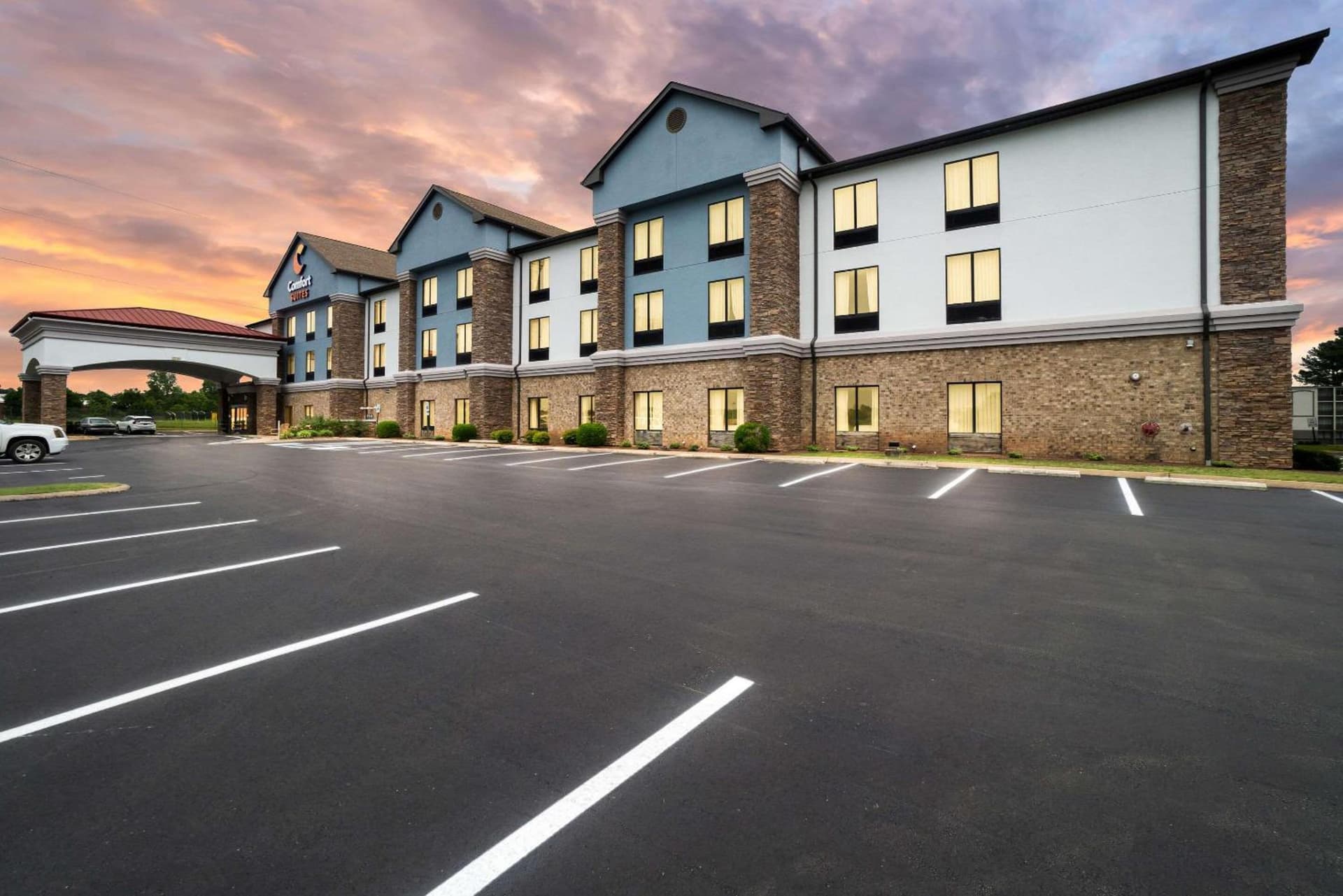 Comfort Suites Jackson I-40 interior in Jackson, TN — gallery photo 2