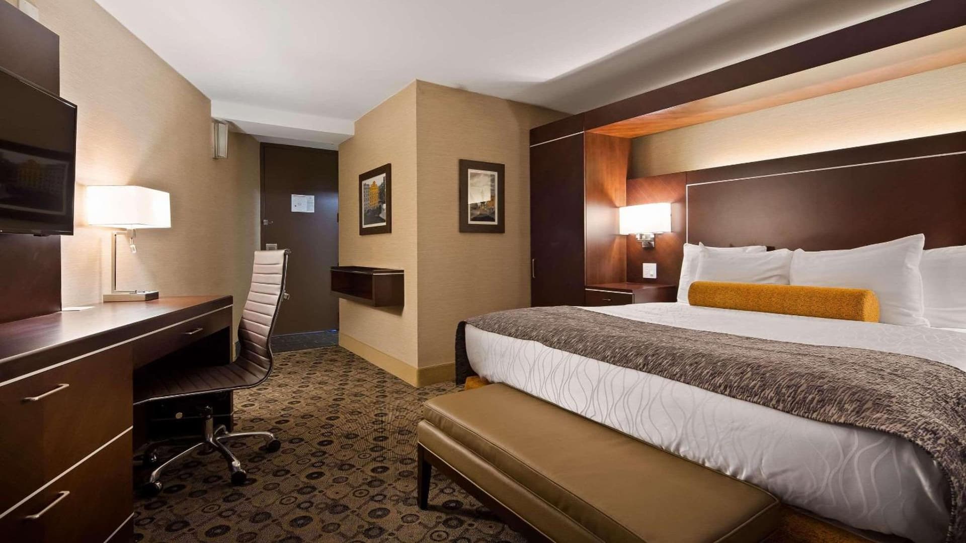 Radisson Hotel Southfield-Detroit interior in Southfield, MI — gallery photo 2