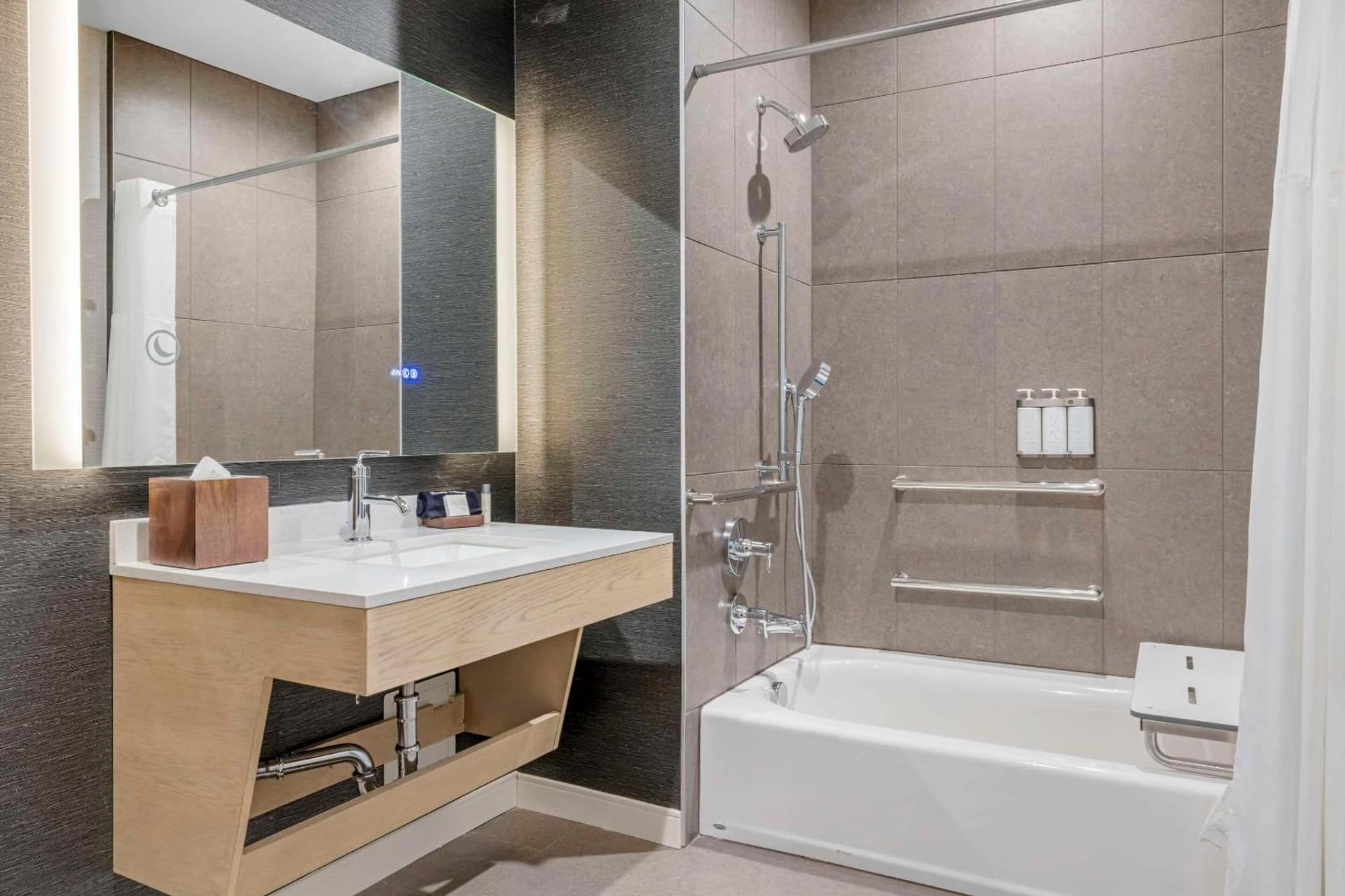 Cambria Hotel Burbank Airport gallery photo in Burbank, CA — image 16