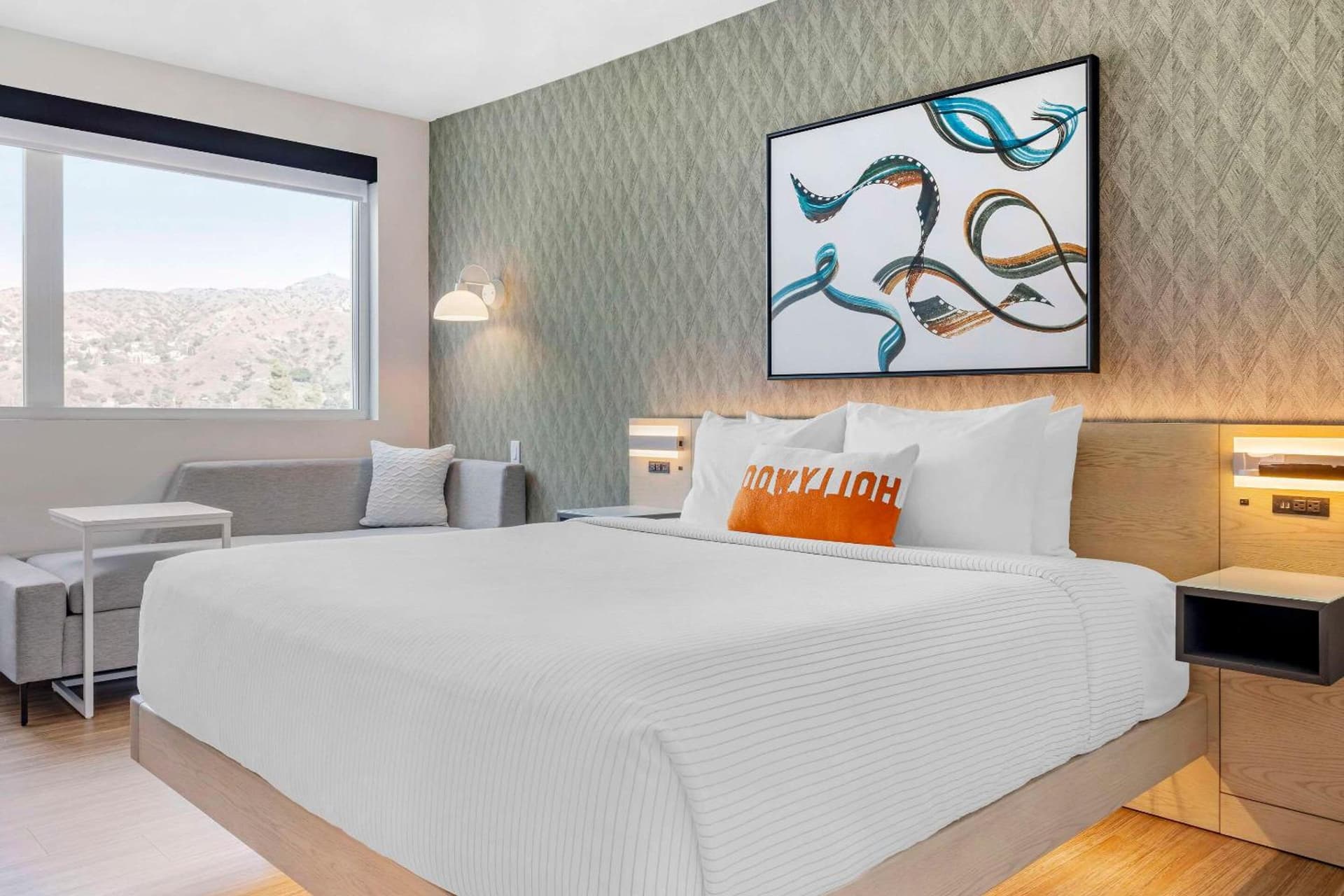 Cambria Hotel Burbank Airport gallery photo in Burbank, CA — image 21