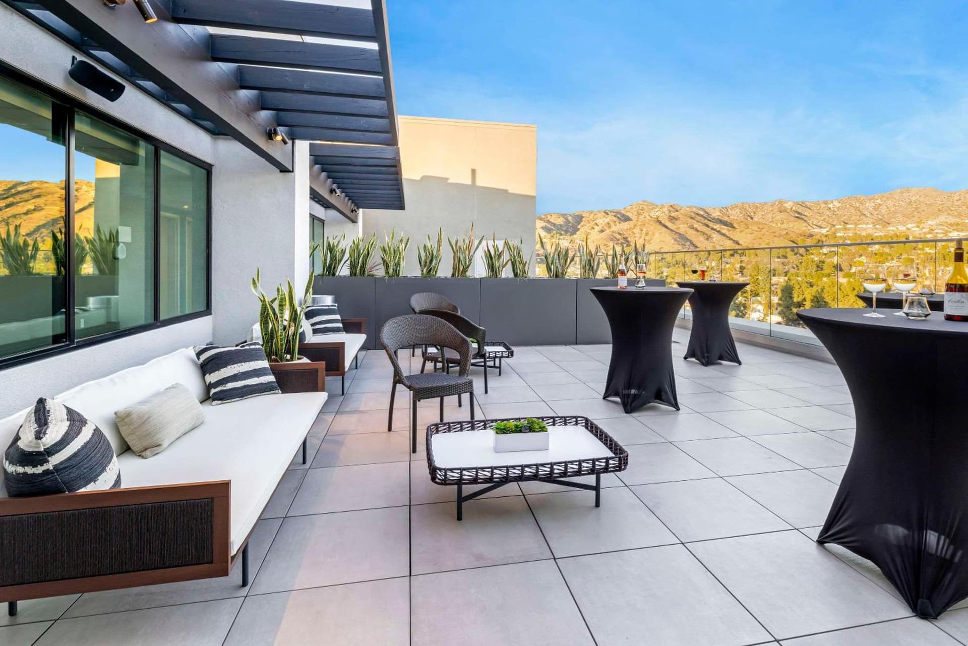 Cambria Hotel Burbank Airport gallery photo in Burbank, CA — image 90