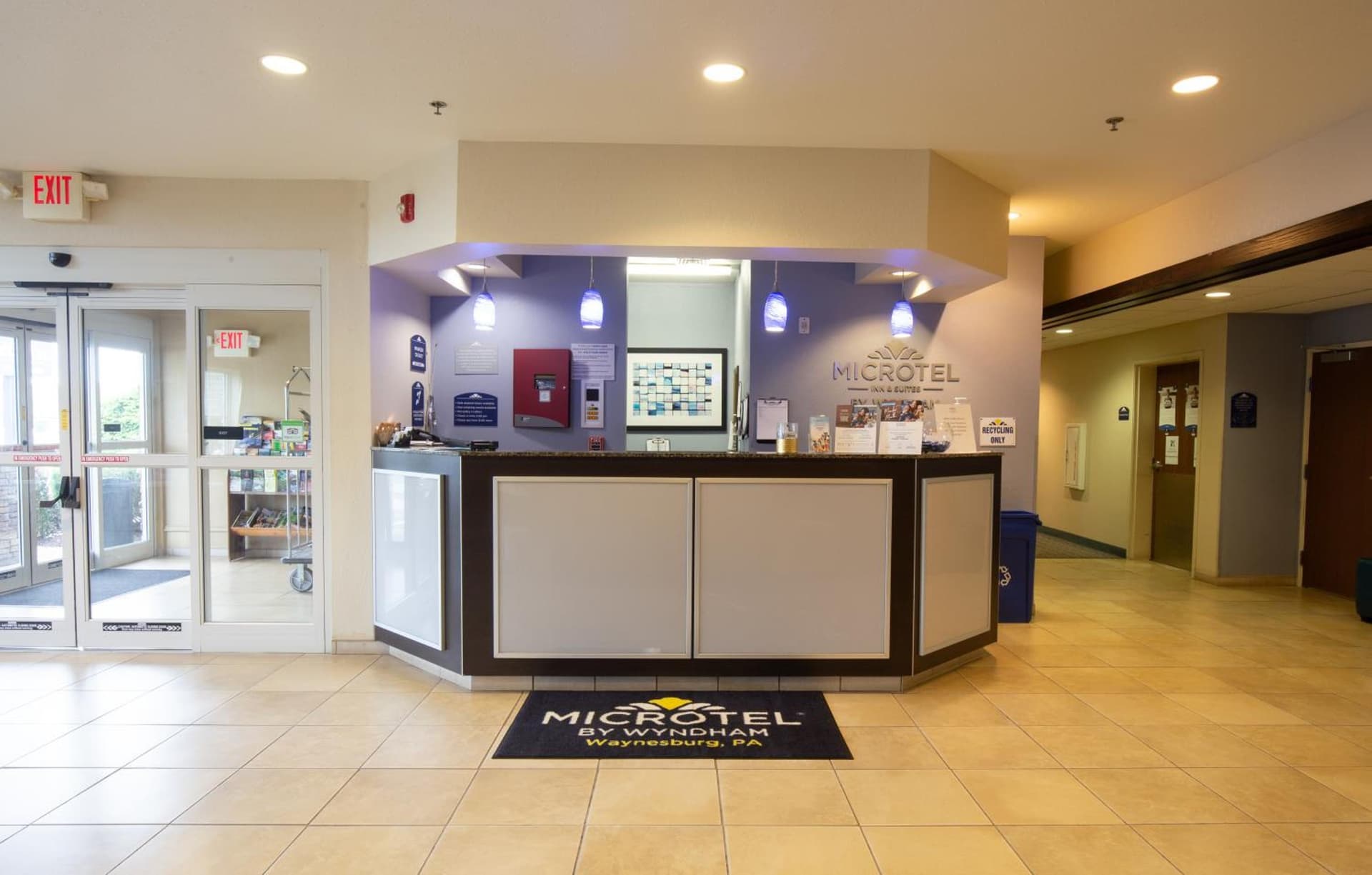 Microtel Inn & Suites by Wyndham Waynesburg interior in Waynesburg, PA — gallery photo 2