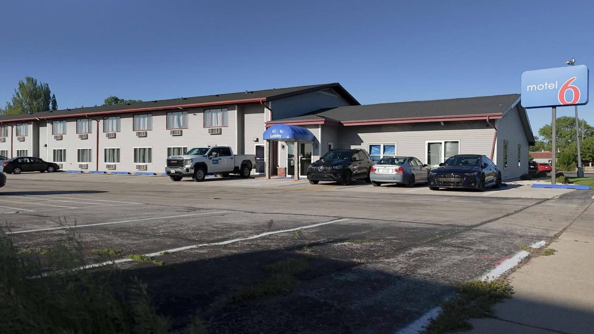 Best Nights Hotel featured exterior or lobby in Fond du Lac, WI — similar hotel