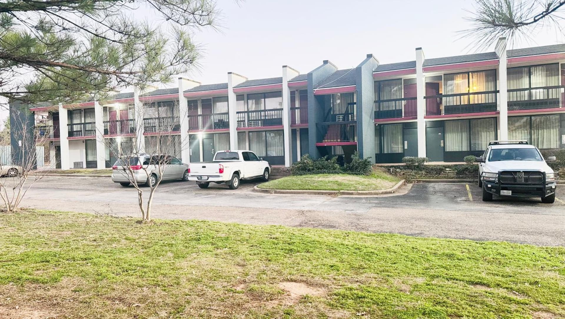 Magnuson Grand Hotel and Conference Center Tyler gallery photo in Tyler, TX — image 7