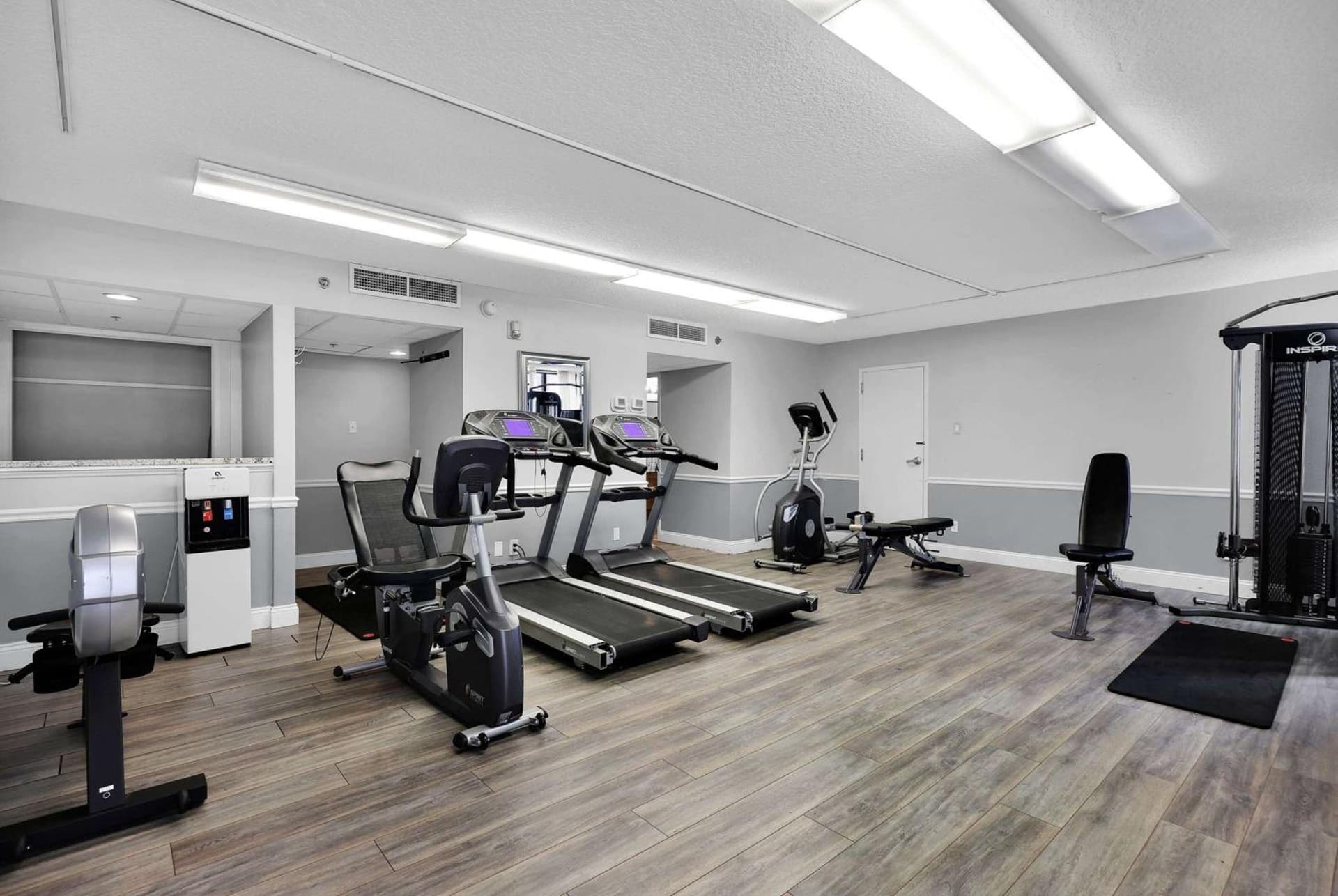 Ramada by Wyndham Jacksonville I-95 by Butler Blvd gallery photo in Jacksonville, FL — image 39
