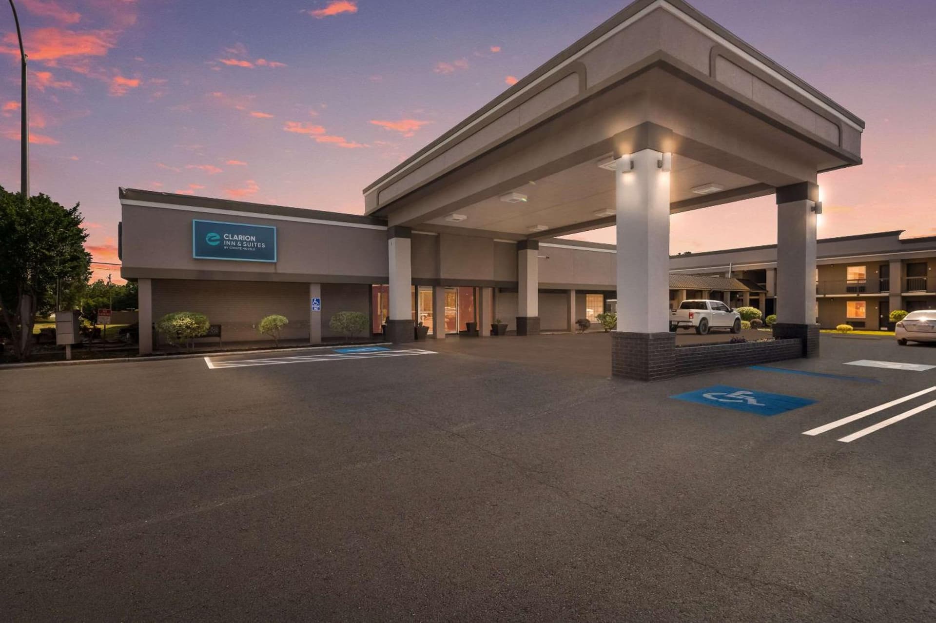 Clarion Inn & Suites Russellville I-40 interior in Russellville, AR — gallery photo 2