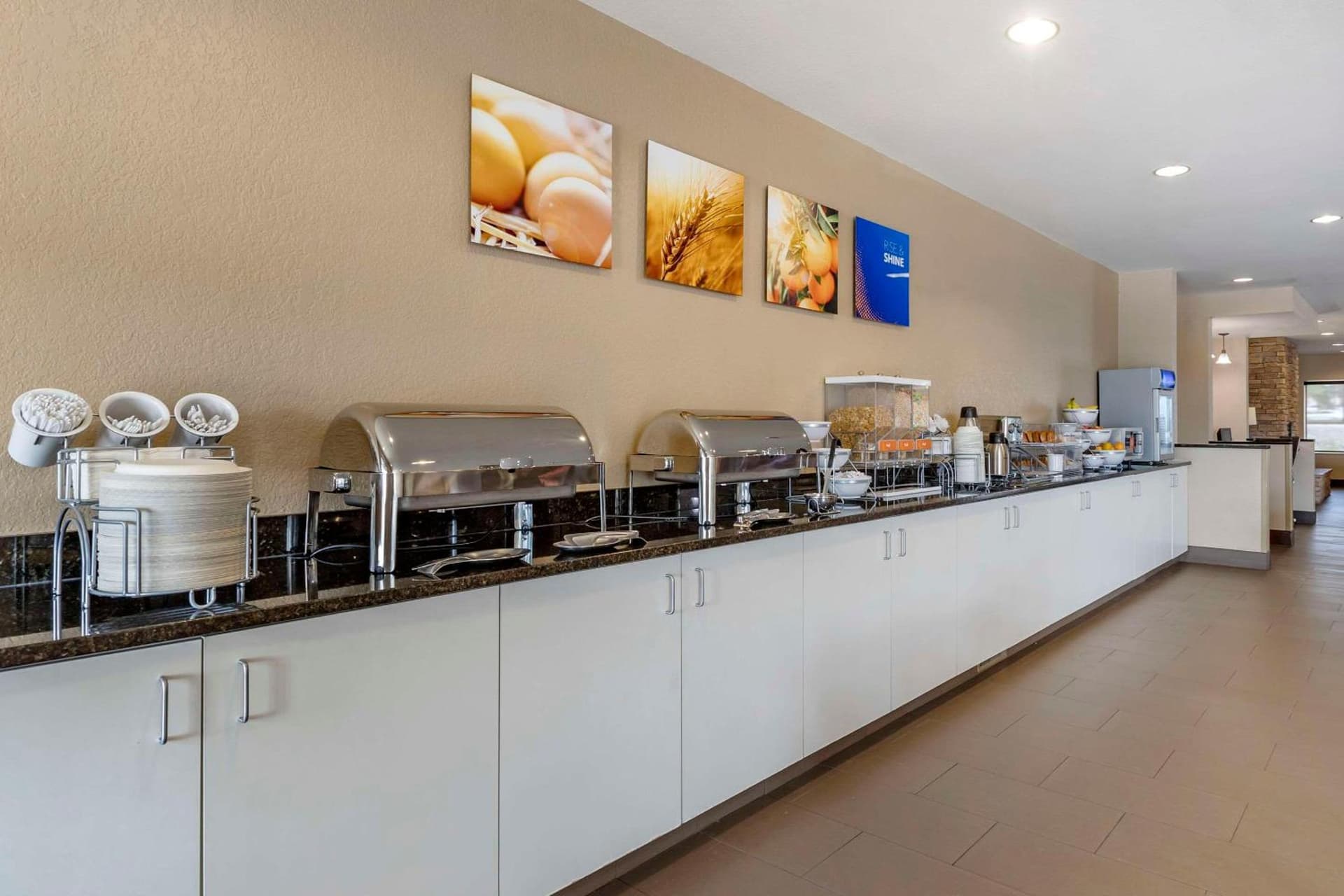 Comfort Suites Coralville I-80 interior in Coralville, IA — gallery photo 2