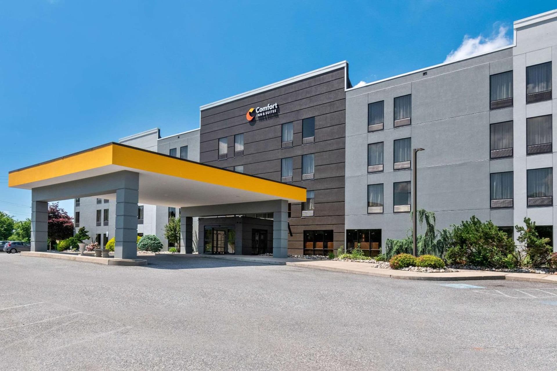 Comfort Inn & Suites York North — hotel in York, Pennsylvania