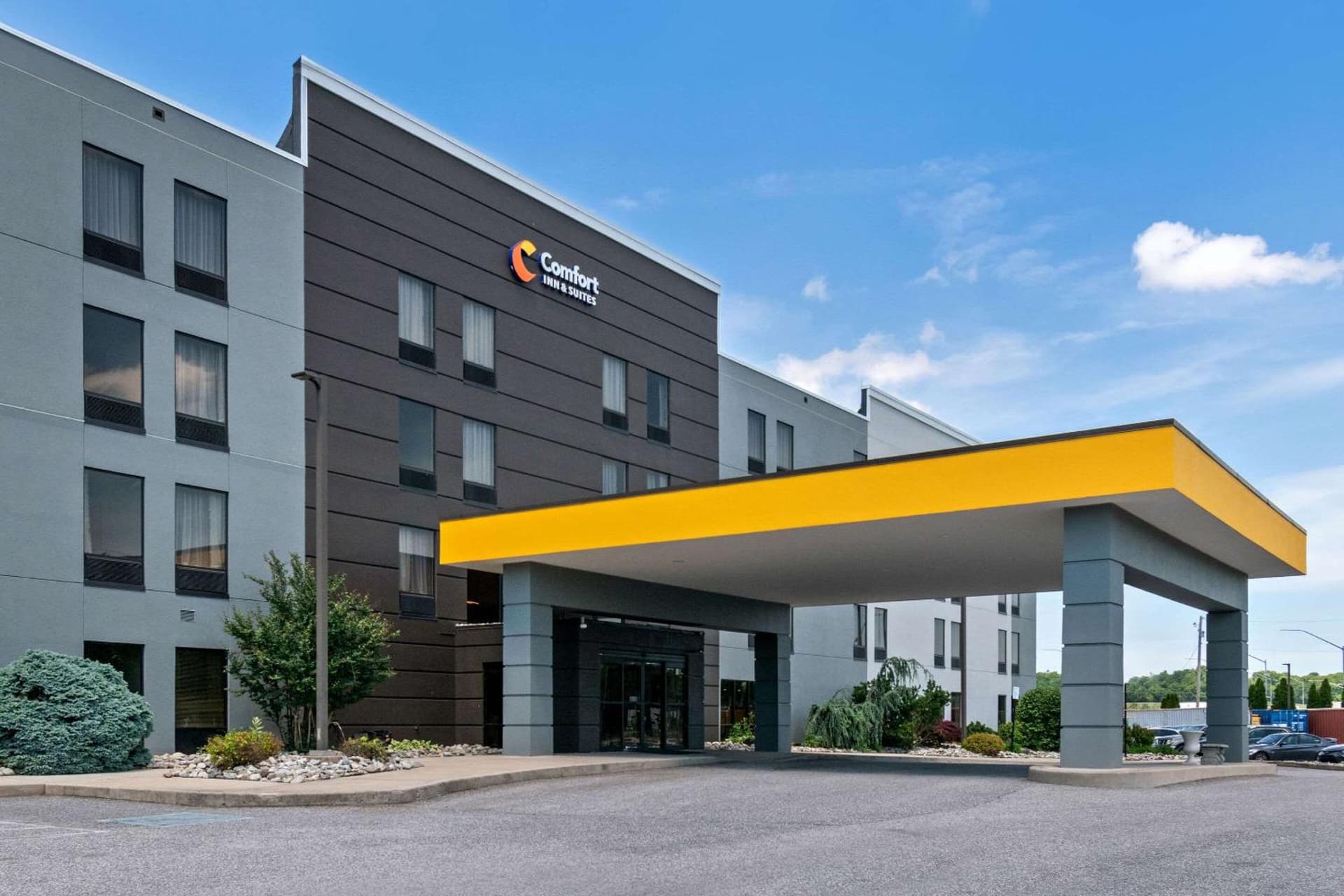 Comfort Inn & Suites York North gallery photo in York, PA — image 25