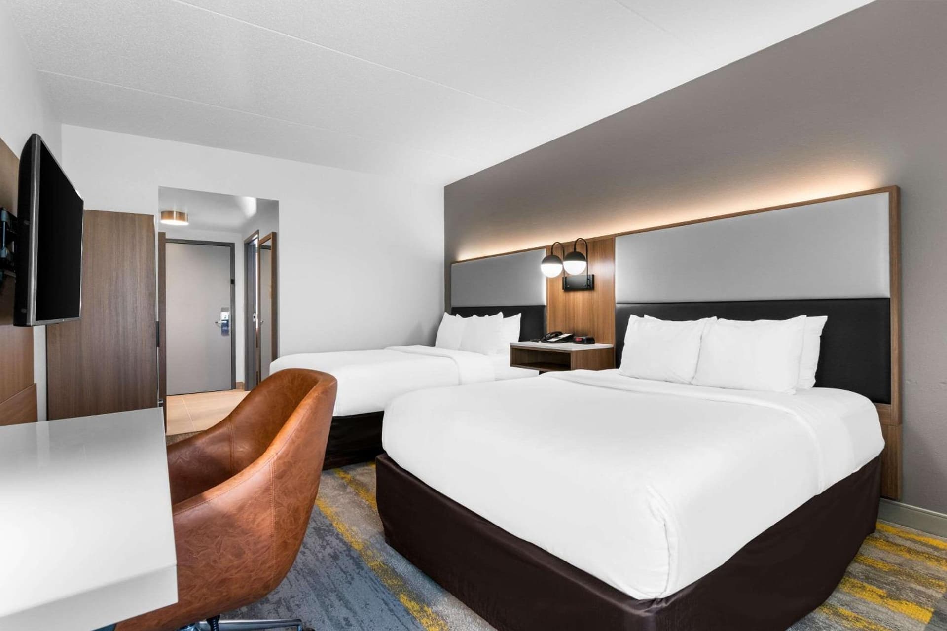 Comfort Inn & Suites York North gallery photo in York, PA — image 16