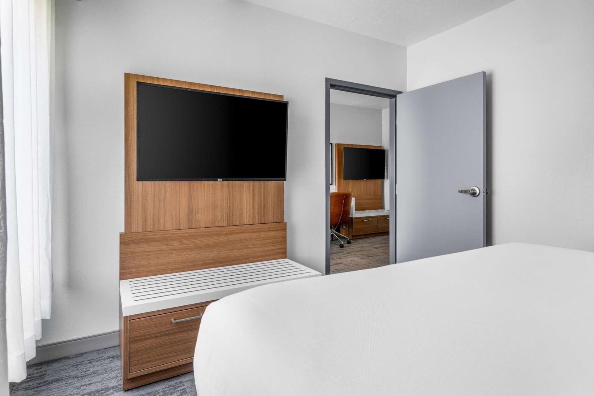 Comfort Inn & Suites York North gallery photo in York, PA — image 36