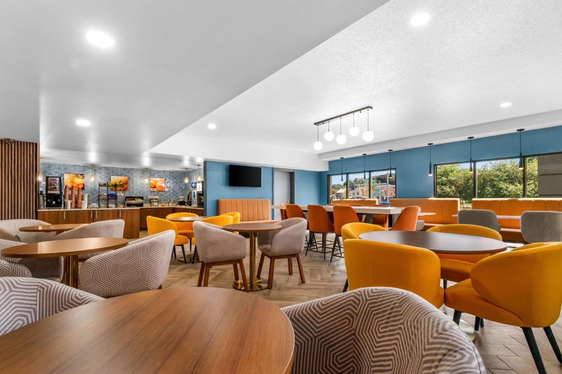 Comfort Inn & Suites York North gallery photo in York, PA — image 34