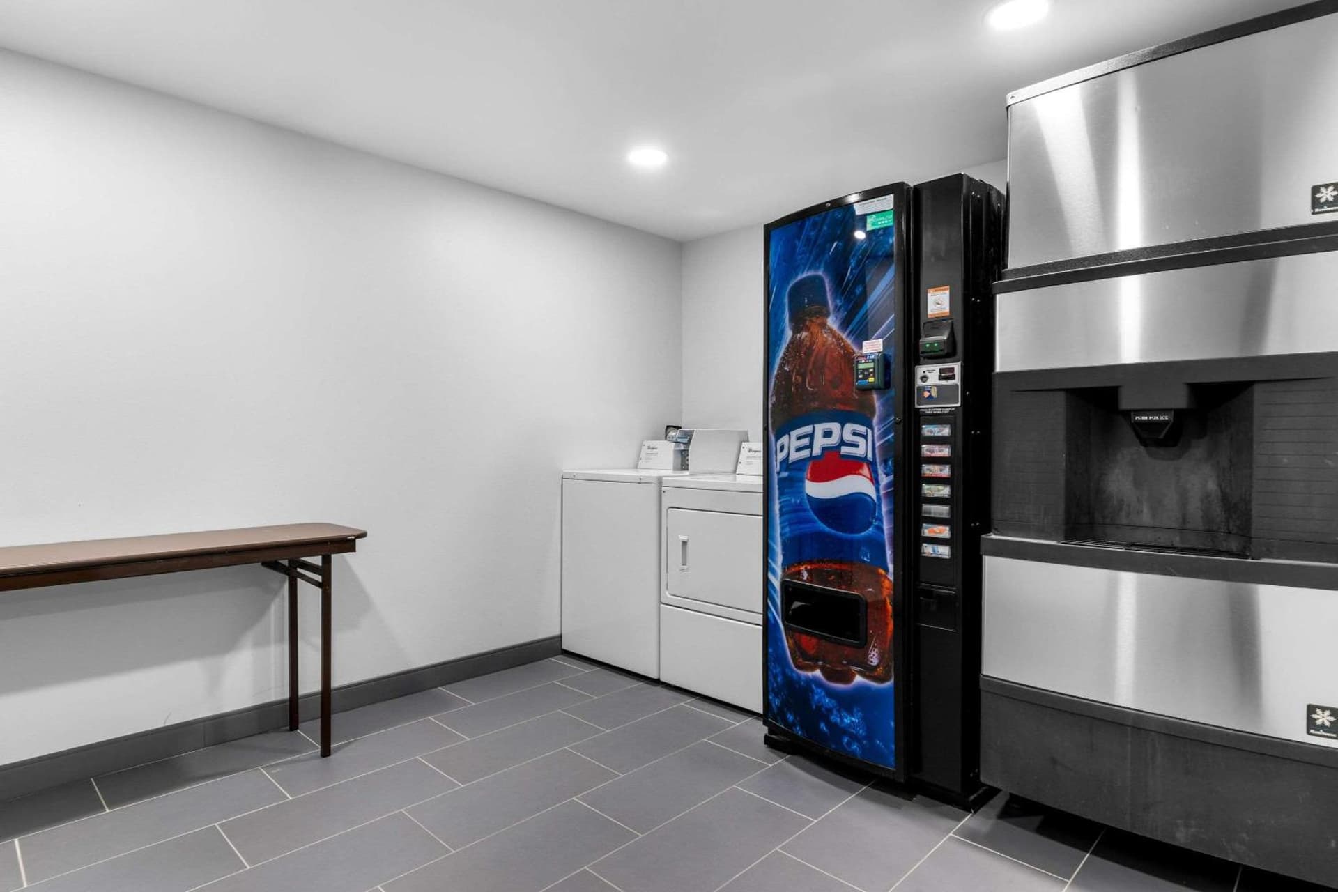 Comfort Inn & Suites York North gallery photo in York, PA — image 31