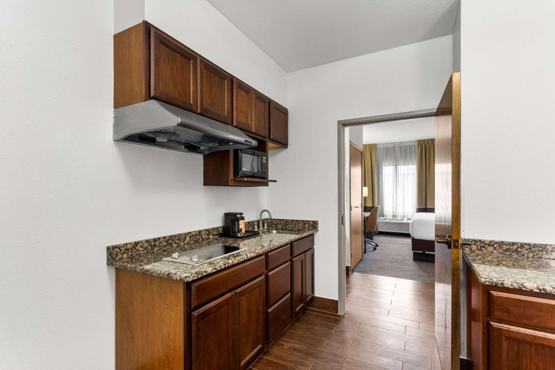 Comfort Inn & Suites Kenosha-Pleasant Prairie interior in Kenosha, WI — gallery photo 2