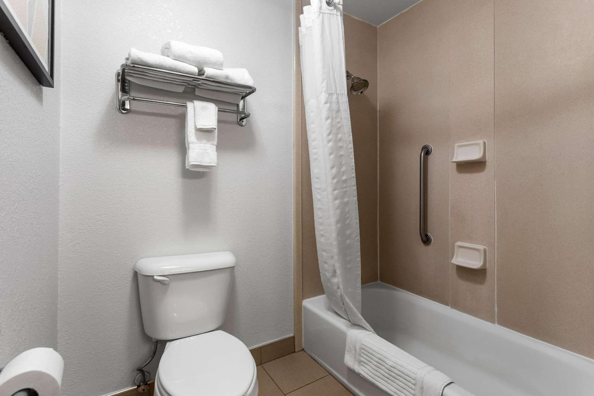 Comfort Inn & Suites Kenosha-Pleasant Prairie gallery photo in Kenosha, WI — image 23