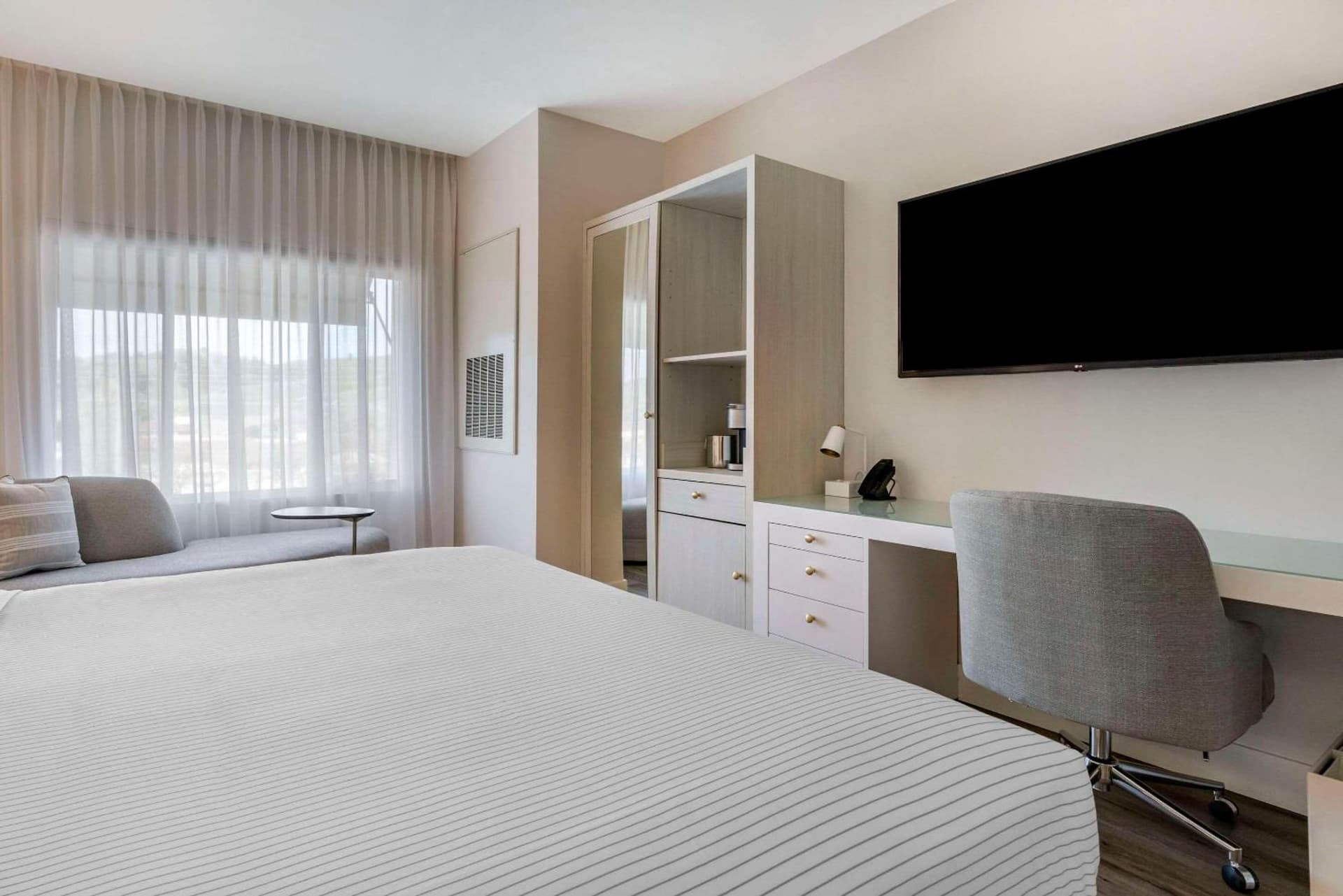 Cambria Hotel Calabasas - Malibu gallery photo in Calabasas, CA — image 67