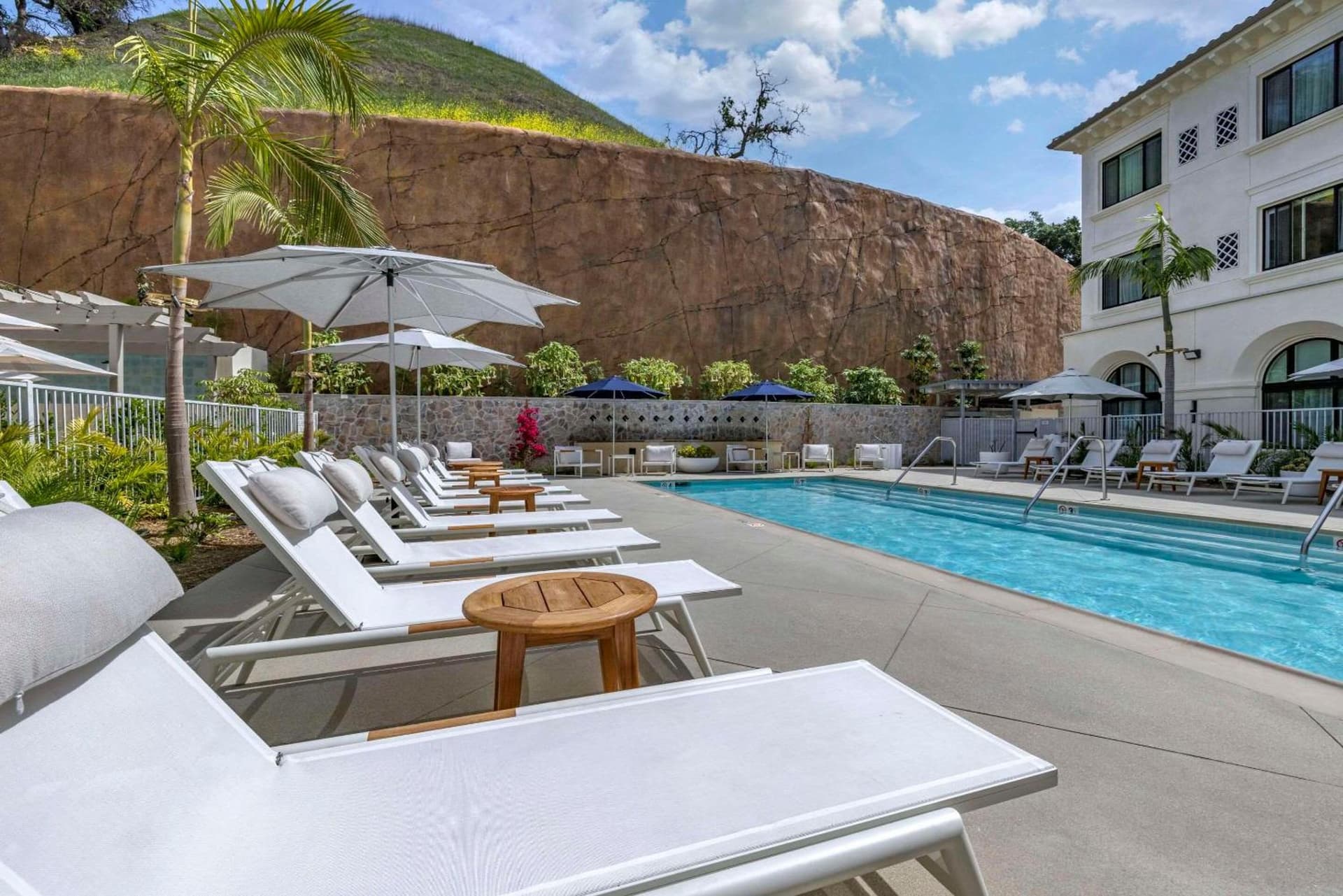 Cambria Hotel Calabasas - Malibu gallery photo in Calabasas, CA — image 13