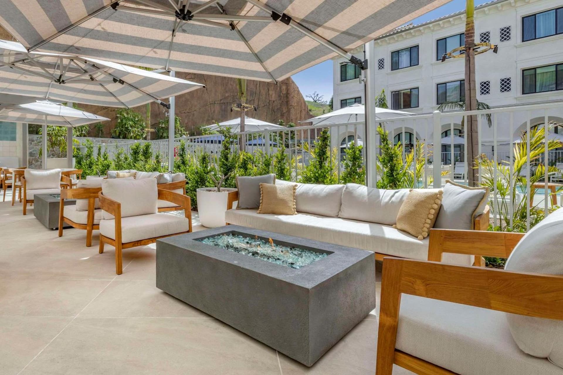Cambria Hotel Calabasas - Malibu gallery photo in Calabasas, CA — image 38