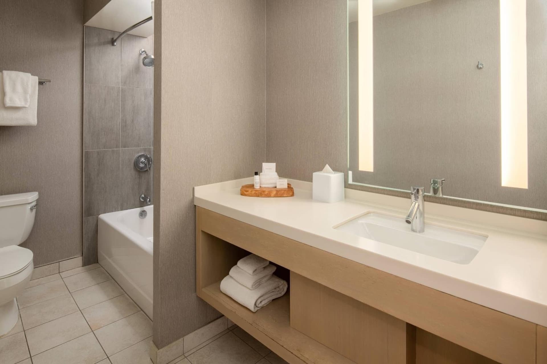 Hotel Paradox, Autograph Collection gallery photo in Santa Cruz, CA — image 63