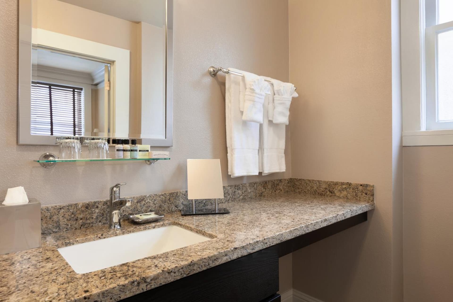 Executive Hotel Vintage Court interior in San Francisco, CA — gallery photo 2