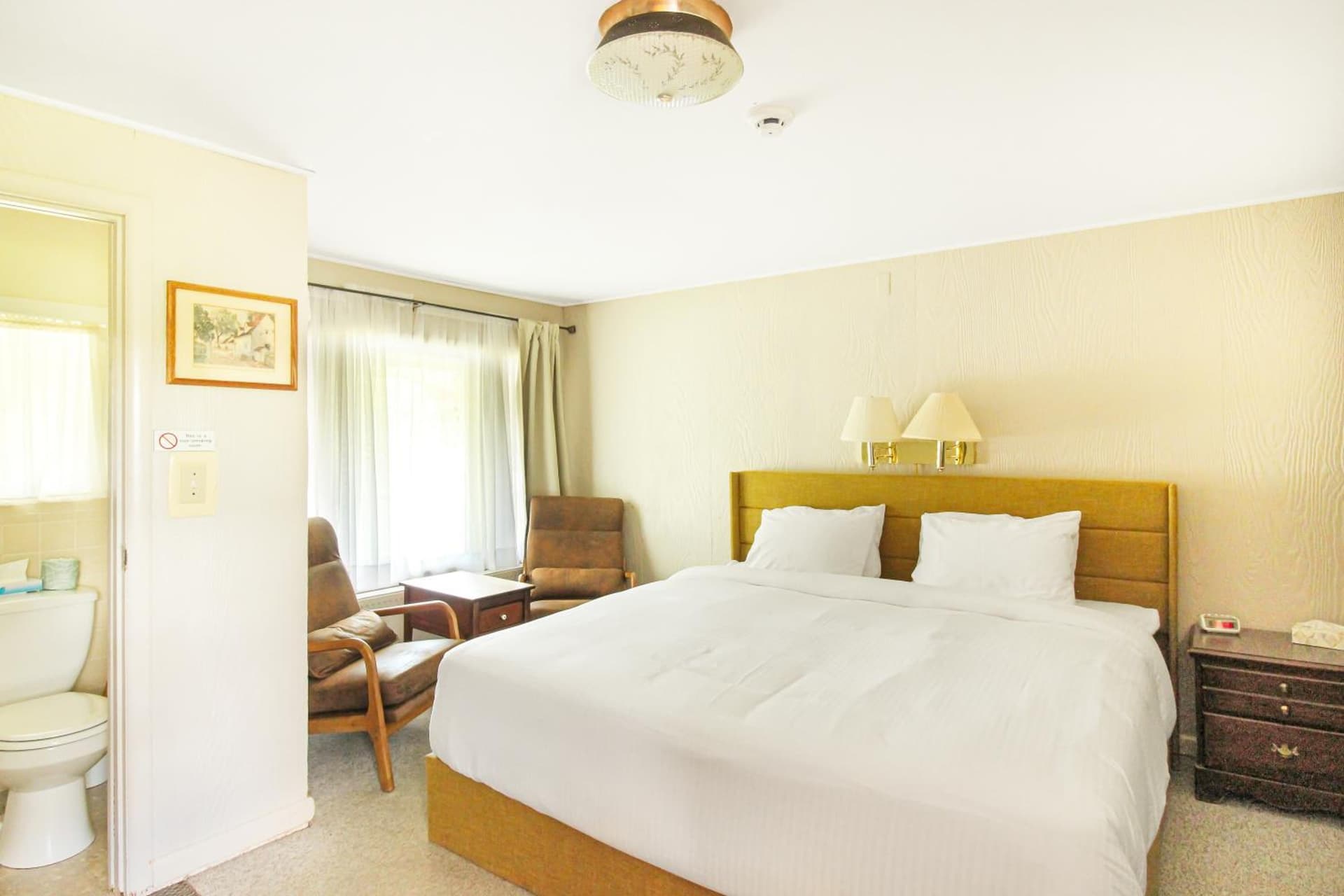 COHO Inn & Motor Lodge interior in Weston, VT — gallery photo 2