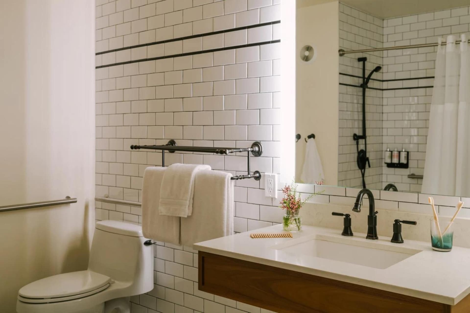 FOUND Hotels, Santa Monica, Series by Marriott interior in Los Angeles, CA — gallery photo 2