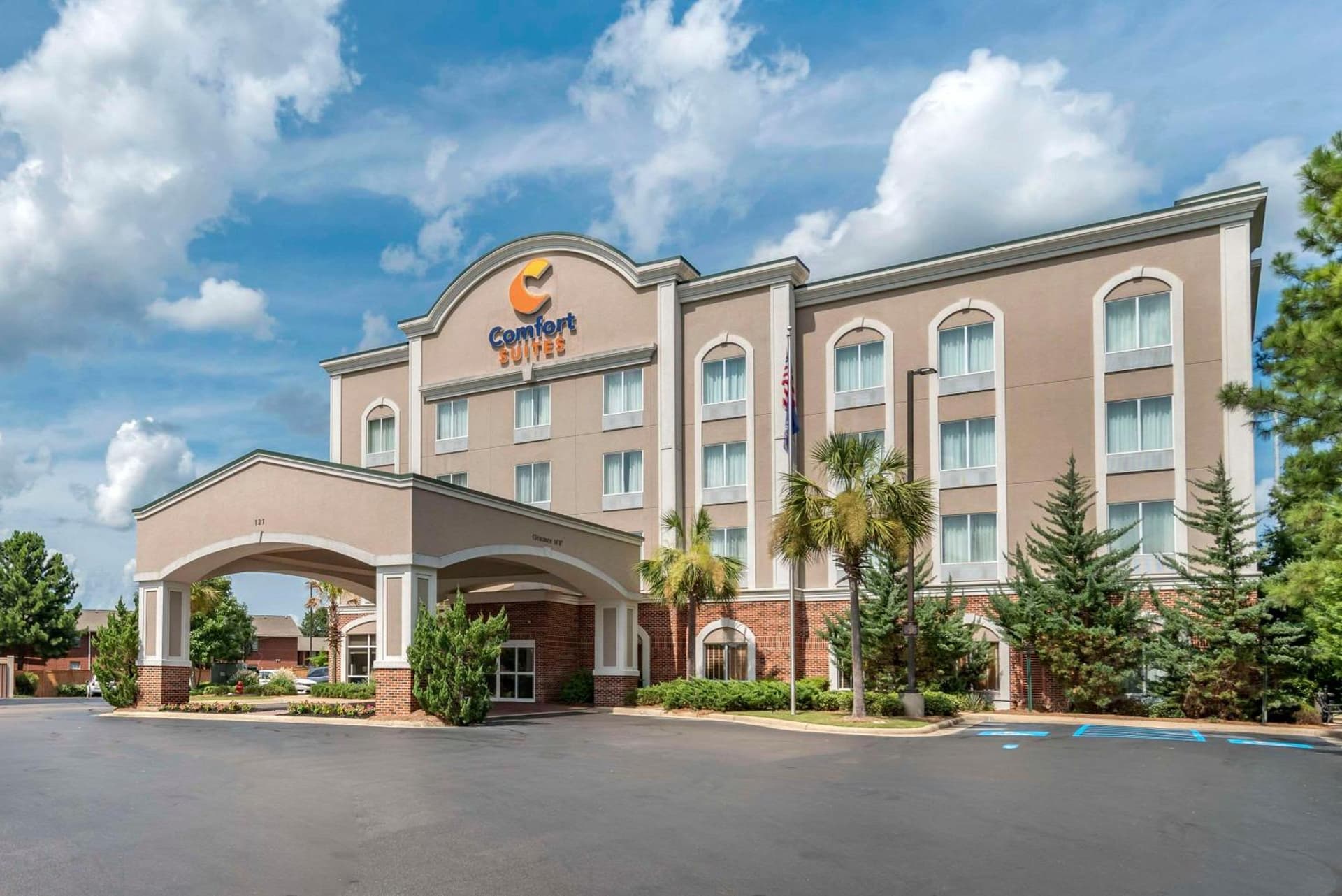 Comfort Suites Flowood - Jackson Airport featured exterior or lobby in Luckney, MS — similar hotel