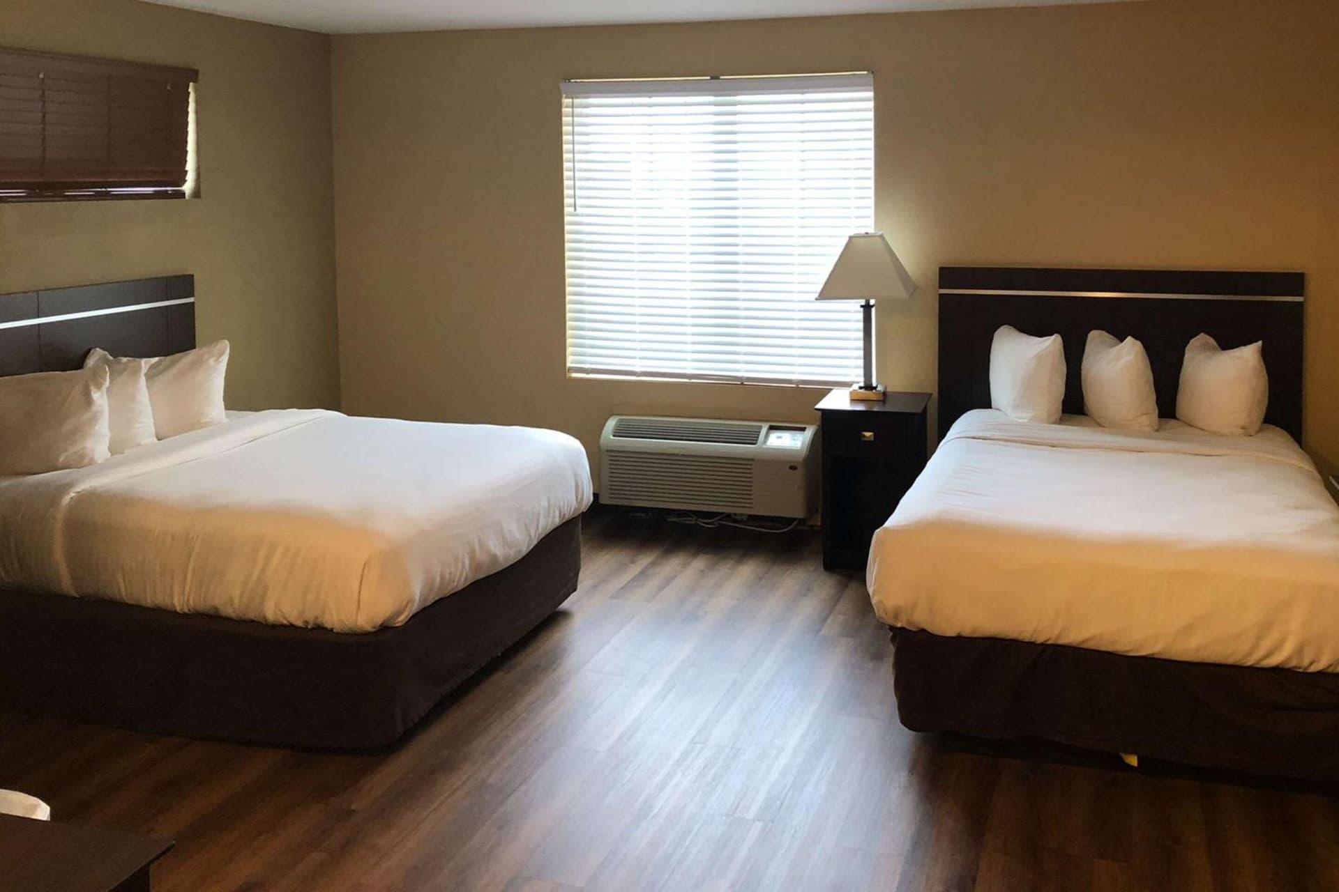 MainStay Suites Jacksonville near Camp Lejeune gallery photo in Jacksonville, NC — image 27