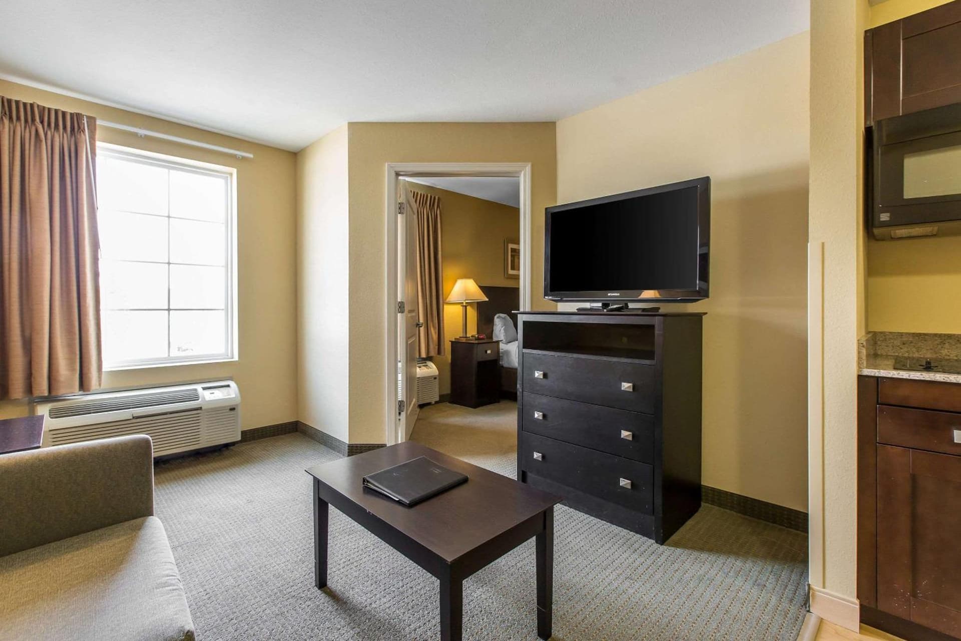 MainStay Suites Jacksonville near Camp Lejeune gallery photo in Jacksonville, NC — image 16