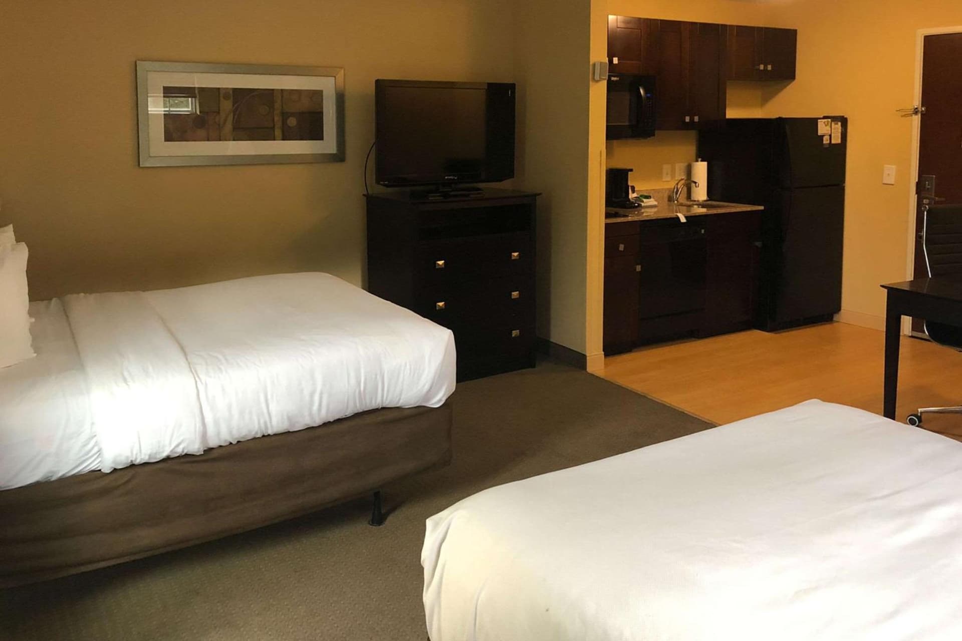 MainStay Suites Jacksonville near Camp Lejeune gallery photo in Jacksonville, NC — image 35