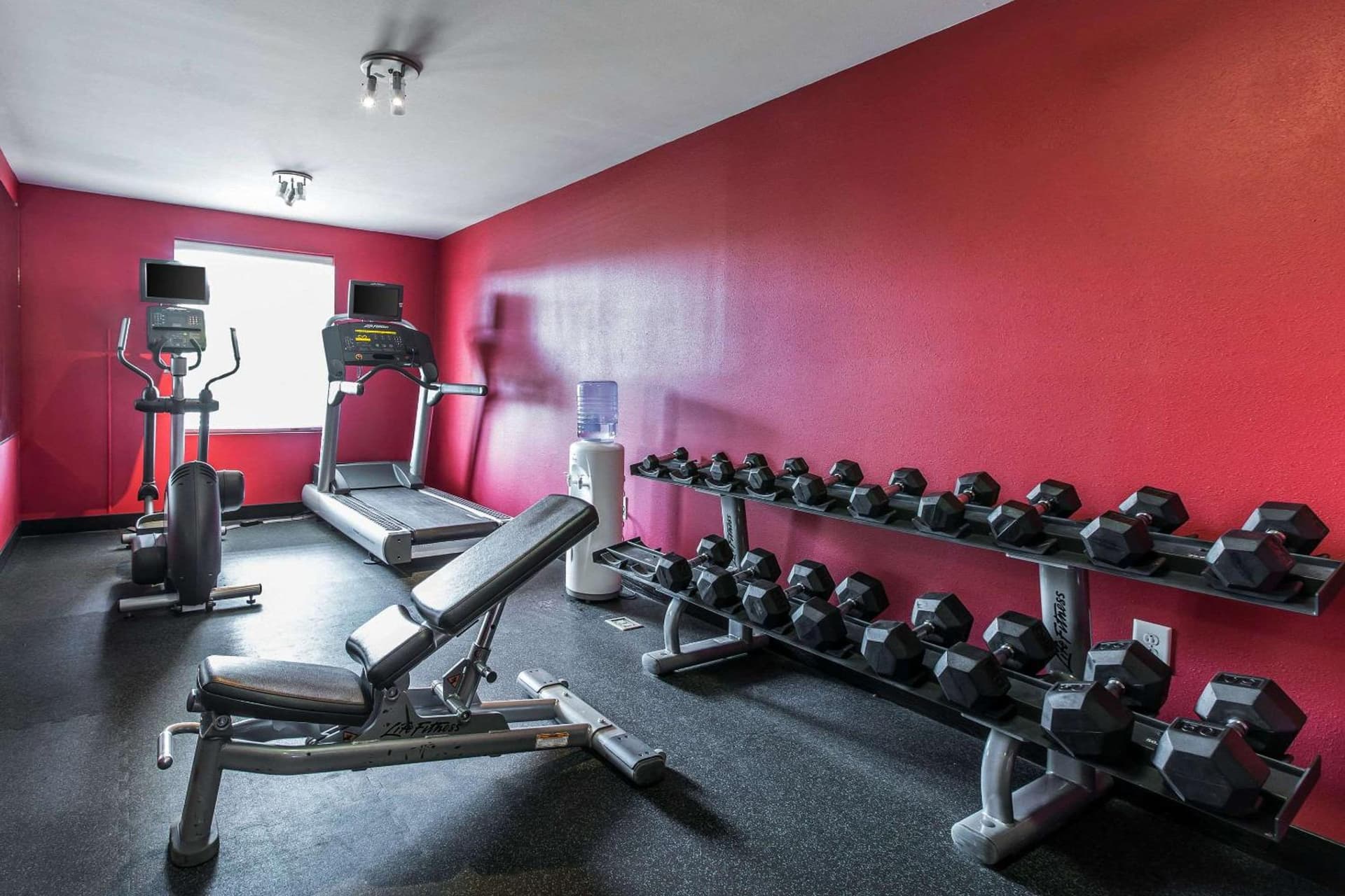 MainStay Suites Jacksonville near Camp Lejeune gallery photo in Jacksonville, NC — image 18