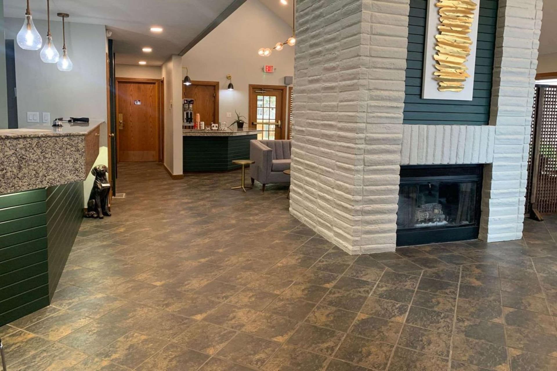MainStay Suites Springfield South - Battlefield Rd featured exterior or lobby in Springfield, MO — similar hotel