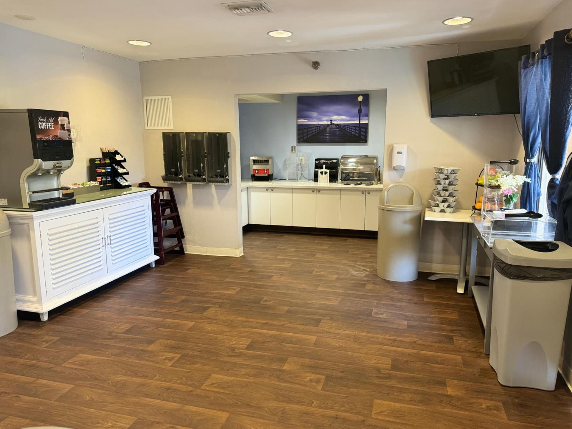 The Pacific Inn gallery photo in Seal Beach, CA — image 30