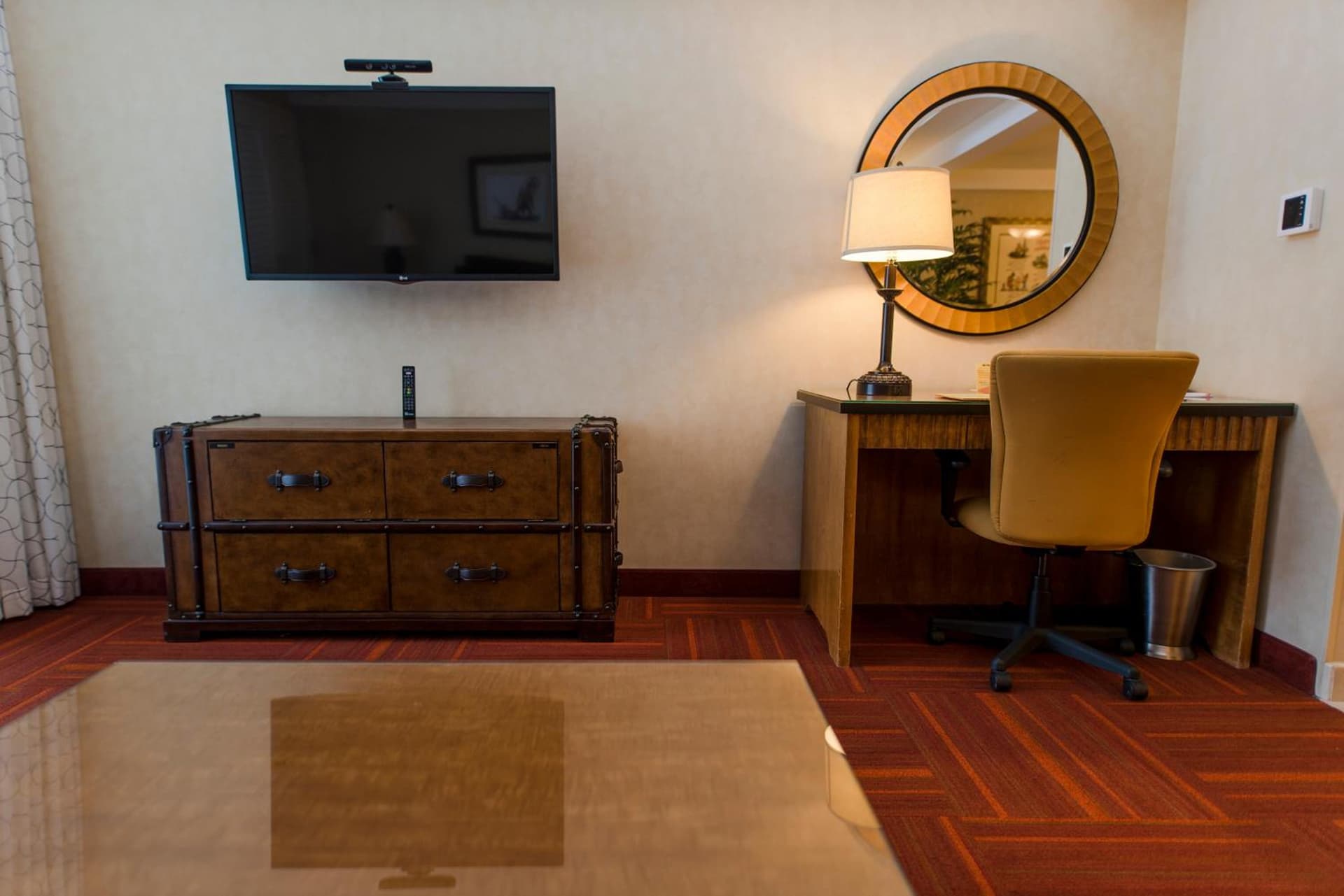 Howard Johnson by Wyndham Anaheim Hotel and Water Playground gallery photo in Anaheim, CA — image 98