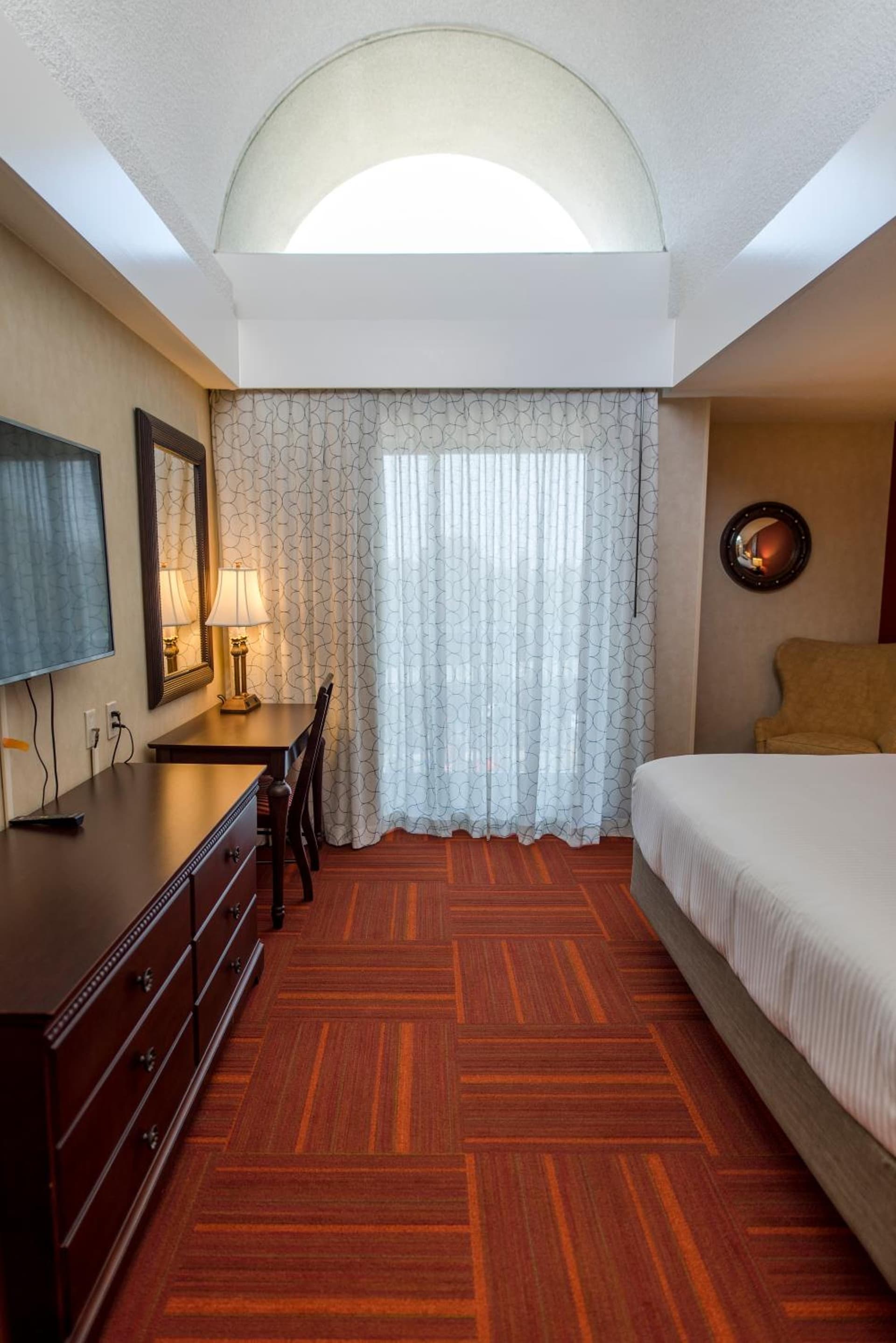 Howard Johnson by Wyndham Anaheim Hotel and Water Playground gallery photo in Anaheim, CA — image 16