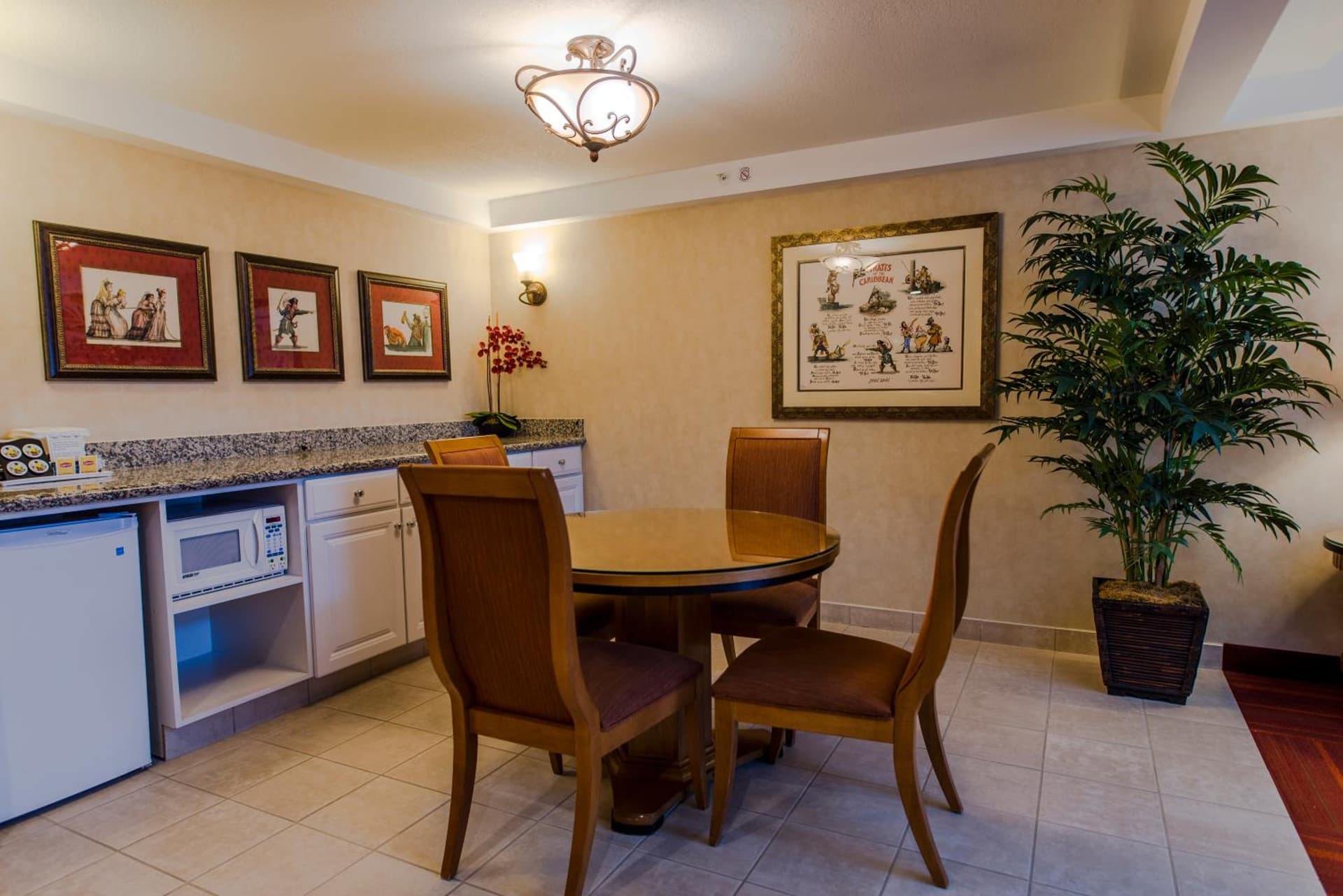 Howard Johnson by Wyndham Anaheim Hotel and Water Playground gallery photo in Anaheim, CA — image 138