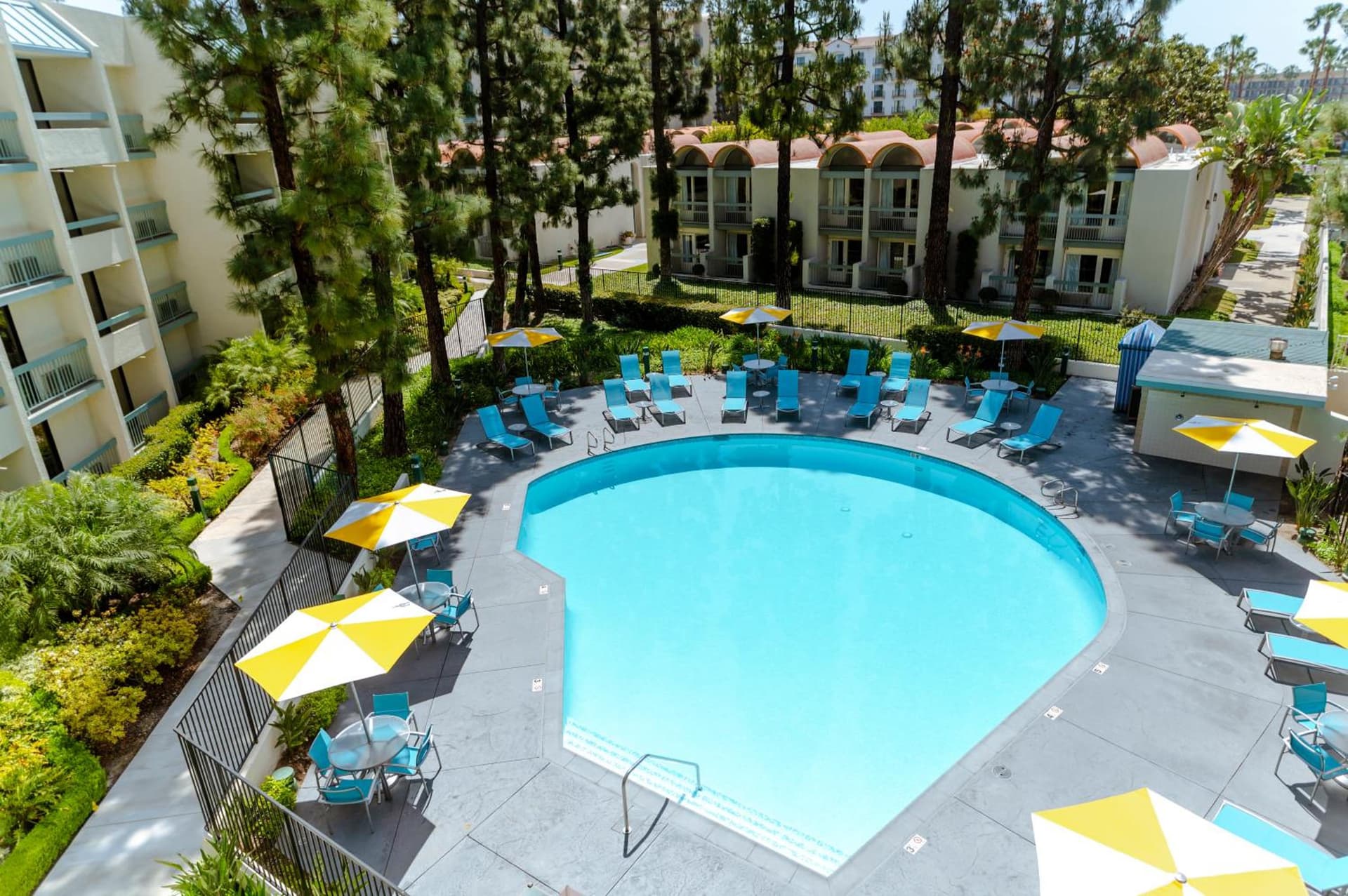 Howard Johnson by Wyndham Anaheim Hotel and Water Playground gallery photo in Anaheim, CA — image 79