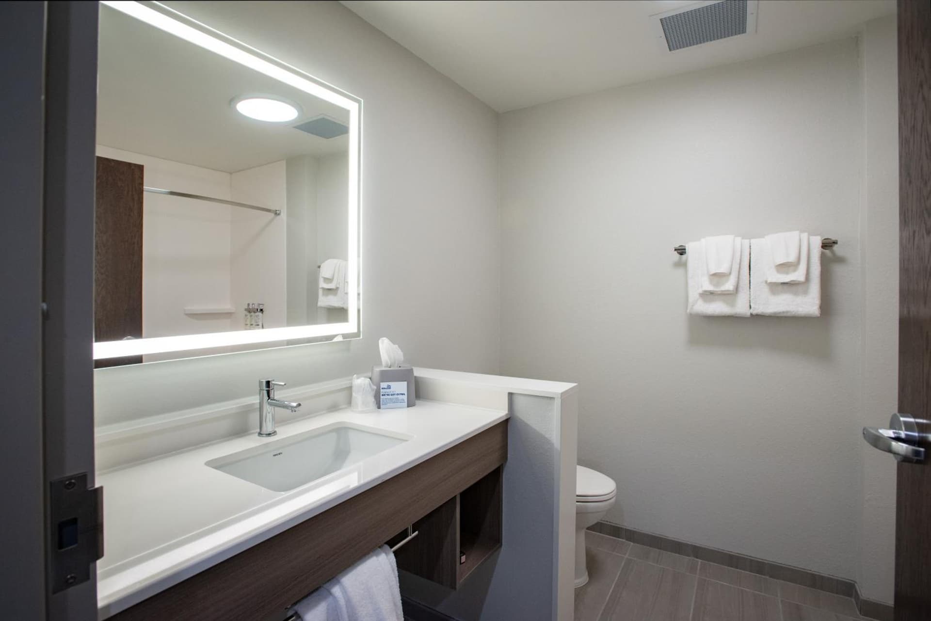 Holiday Inn Express & Suites Pensacola Airport North – I-10 by IHG gallery photo in Pensacola, FL — image 25
